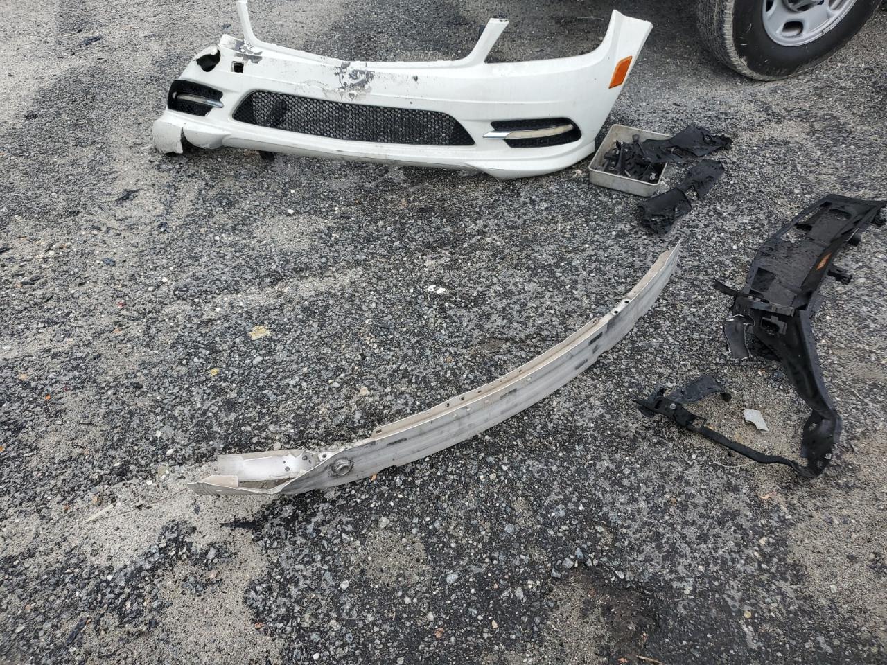 2011 Mercedes-Benz C 300 VIN: WDDGF5EB5BR135628 Lot: 64615634