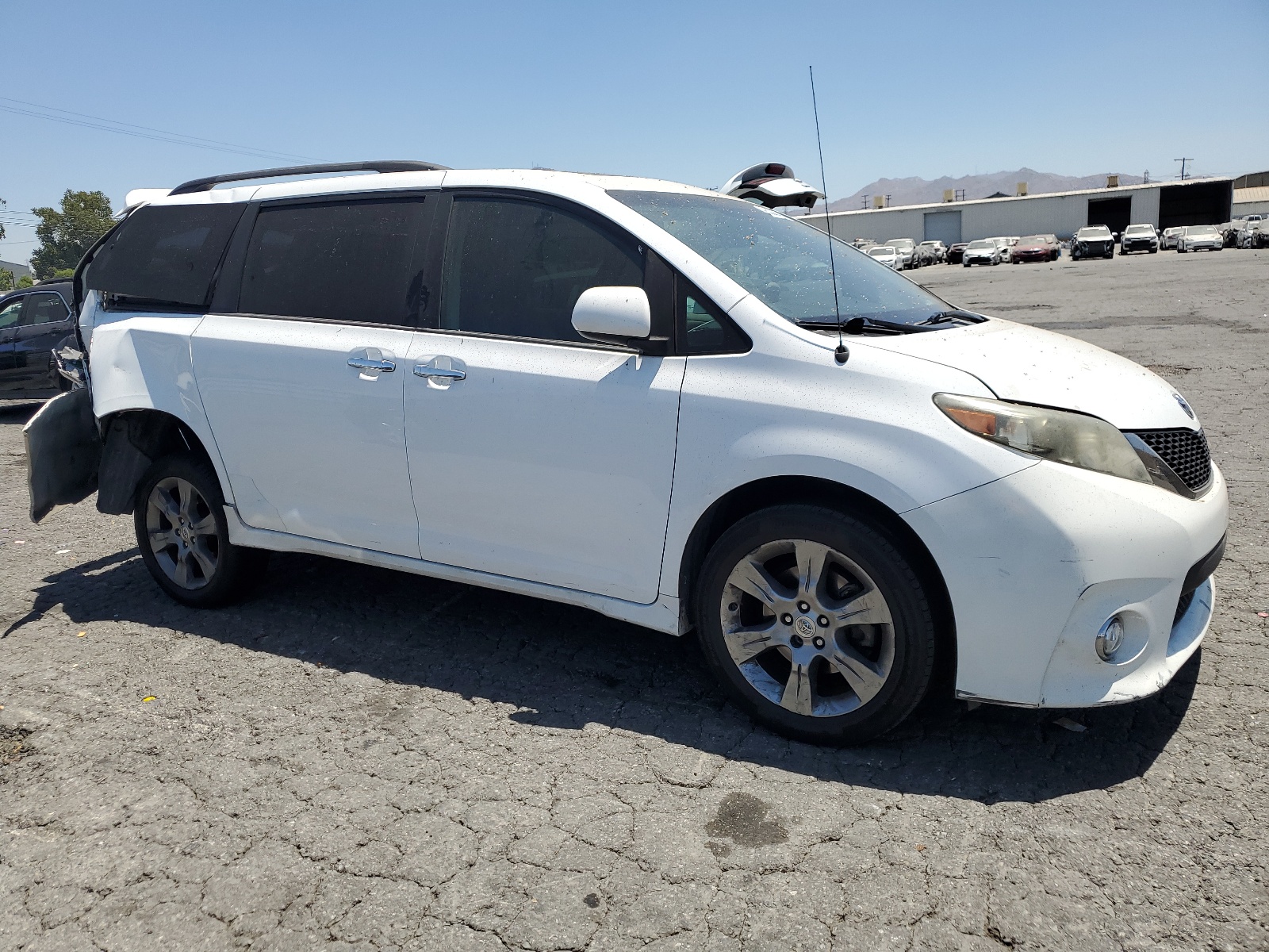 2014 Toyota Sienna Sport vin: 5TDXK3DC6ES500618