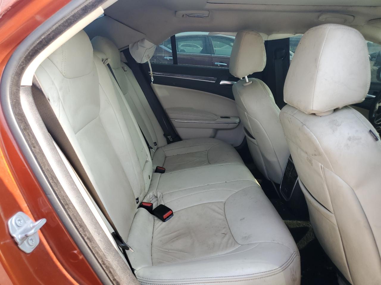 2020 Chrysler 300 Touring VIN: 2C3CCAAG1LH230141 Lot: 64112024