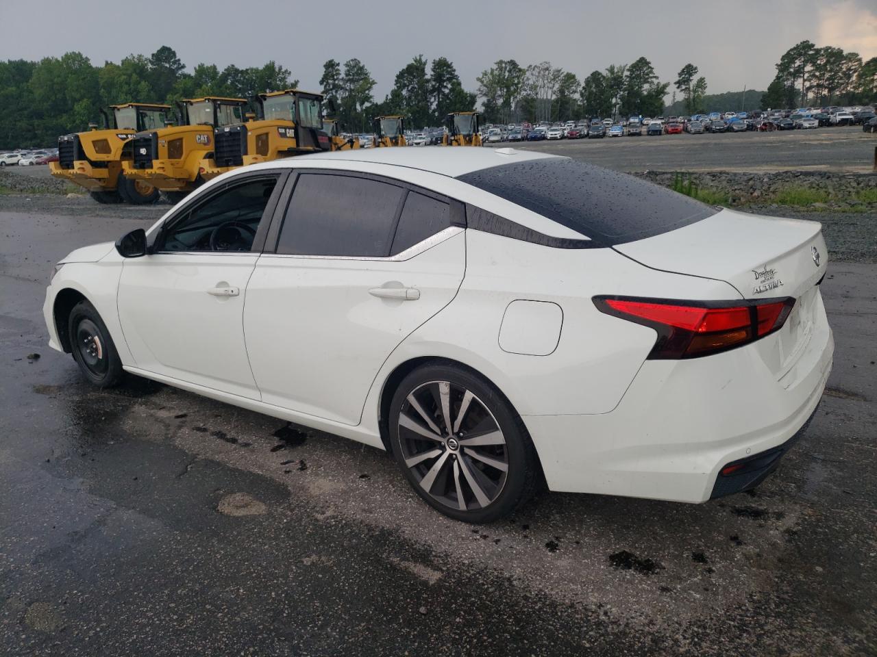 2020 Nissan Altima - Image 2
