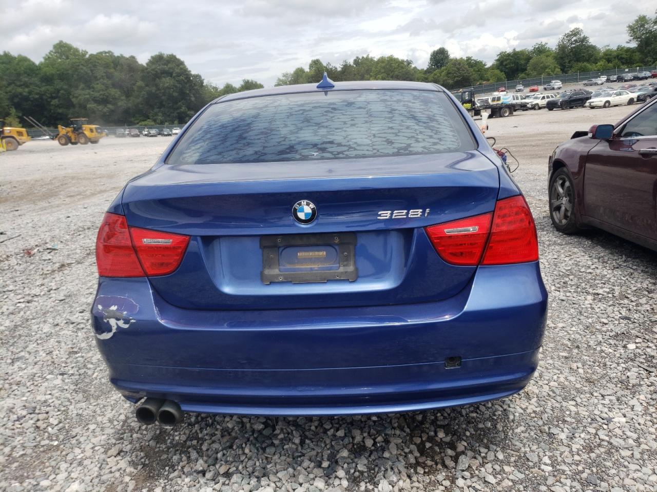 WBAPH77529NM28666 2009 BMW 328 I