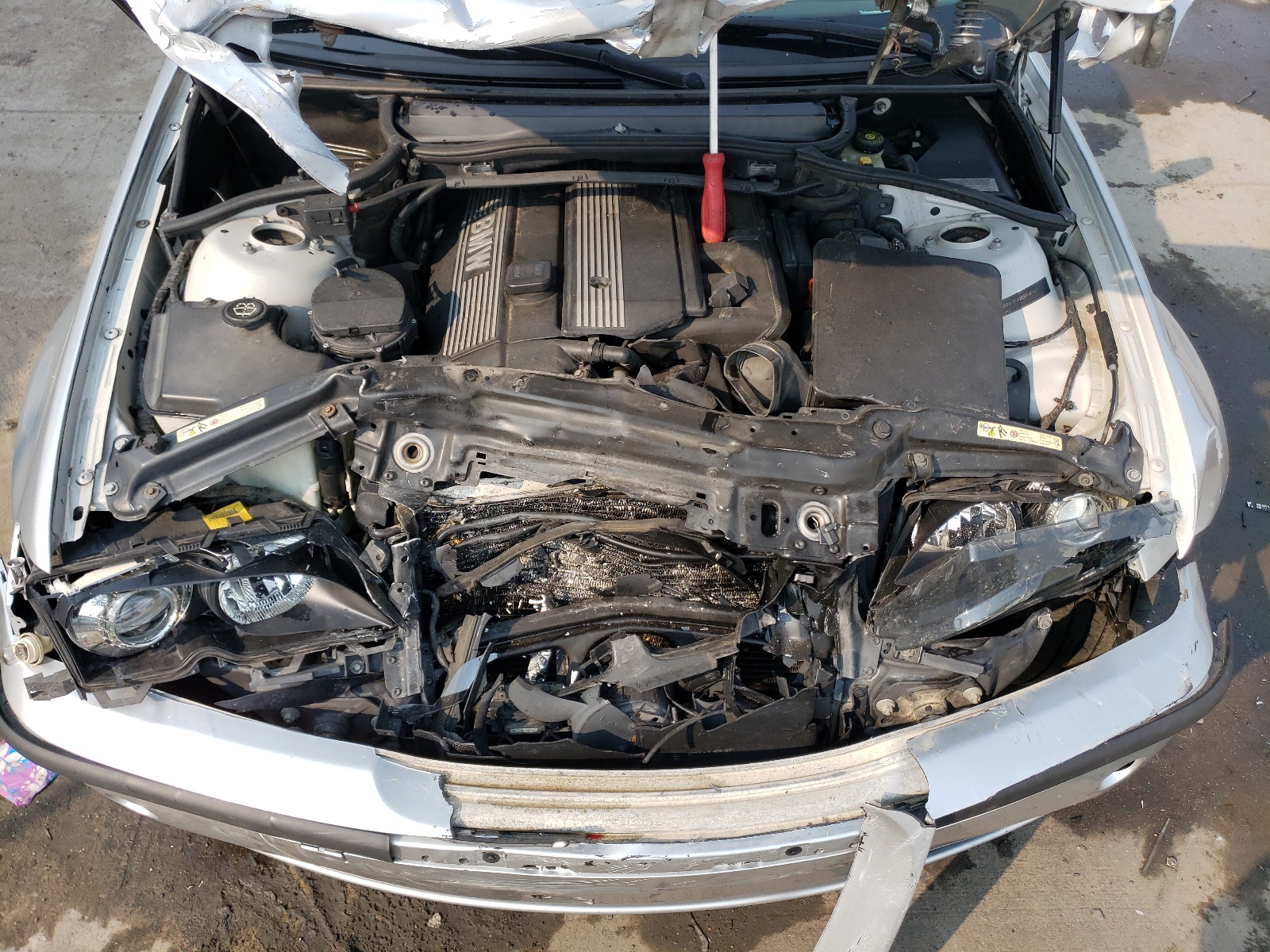 WBAEU33452PF68068 2002 BMW 325 Xi