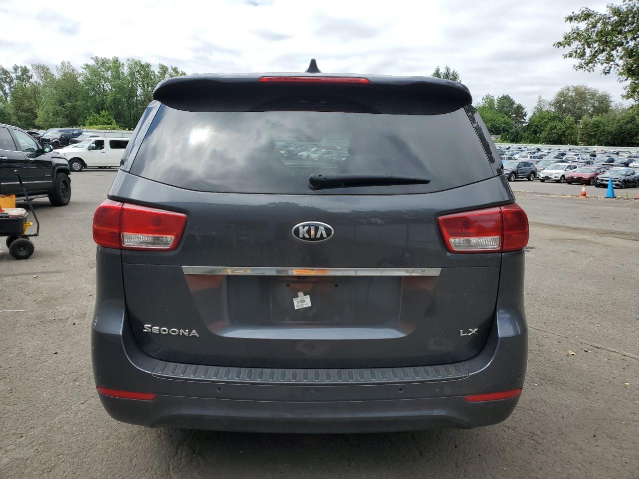 KNDMB5C1XJ6379794 2018 Kia Sedona Lx