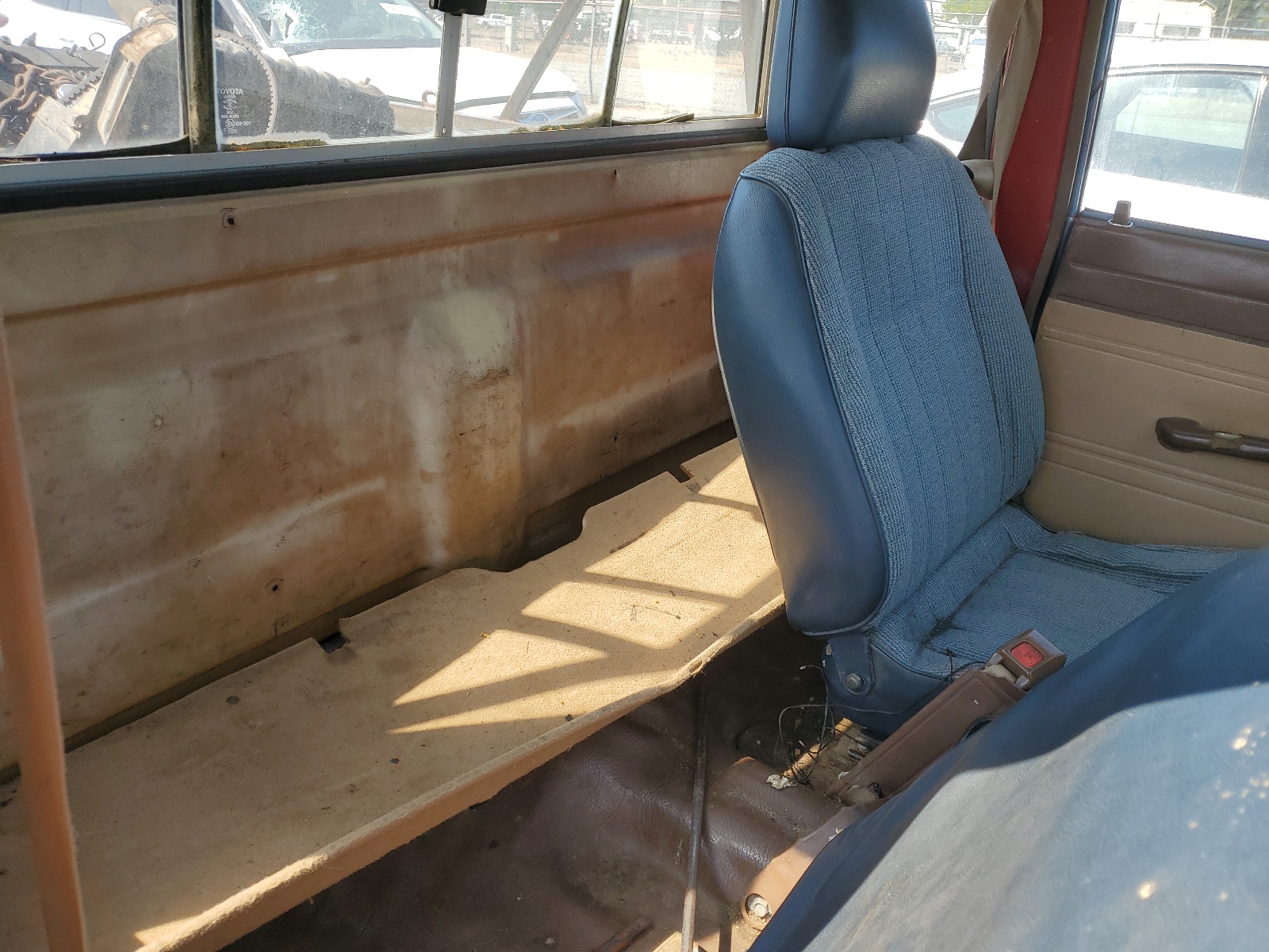 JT4RN66D1F5055431 1985 Toyota Pickup Xtracab Rn66 Dlx