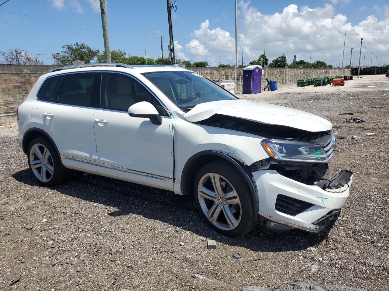 2017 Volkswagen Touareg Executive VIN: WVGGF7BP7HD006720 Lot: 63728684