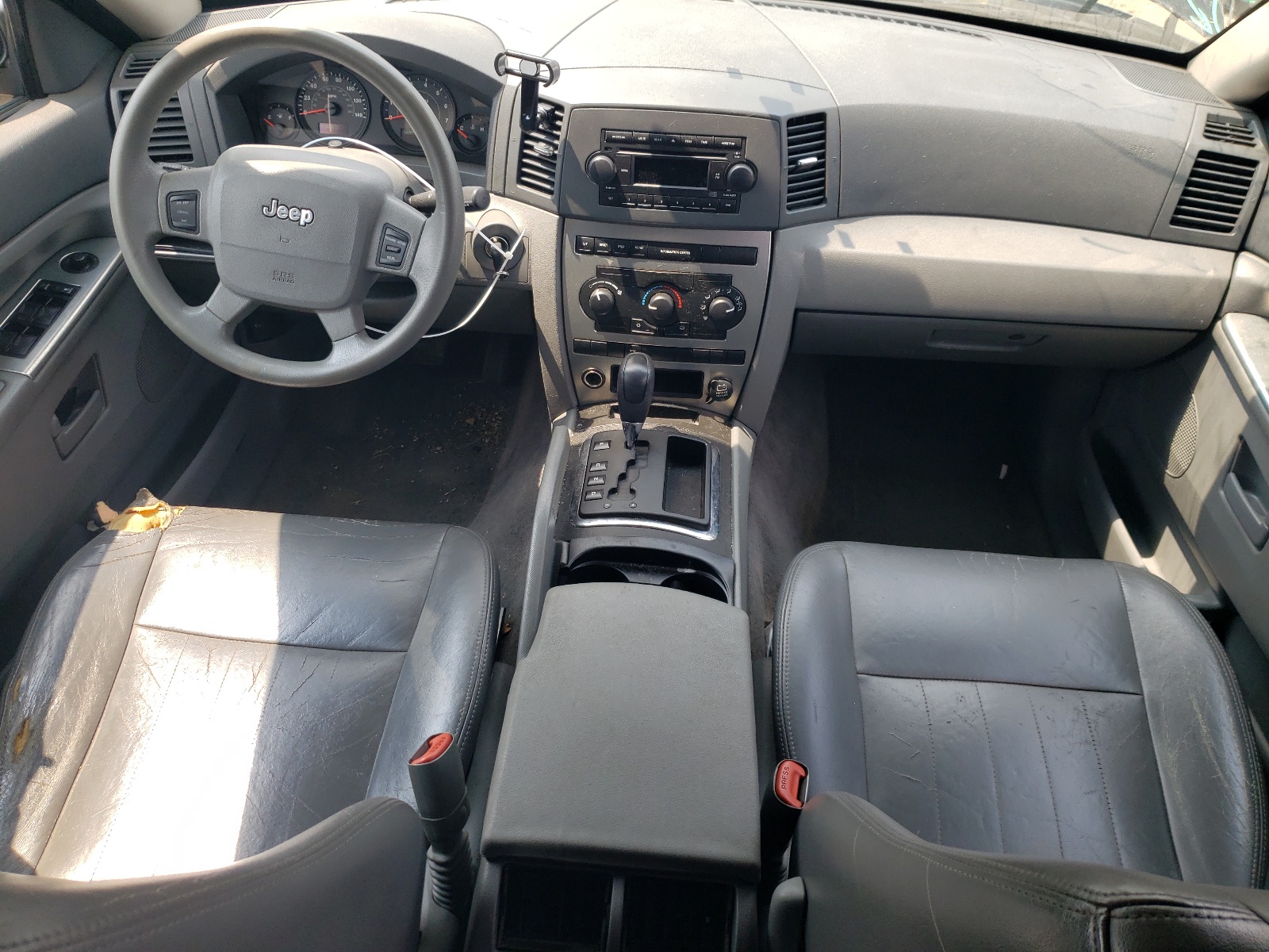 1J4HS48N55C583914 2005 Jeep Grand Cherokee Laredo