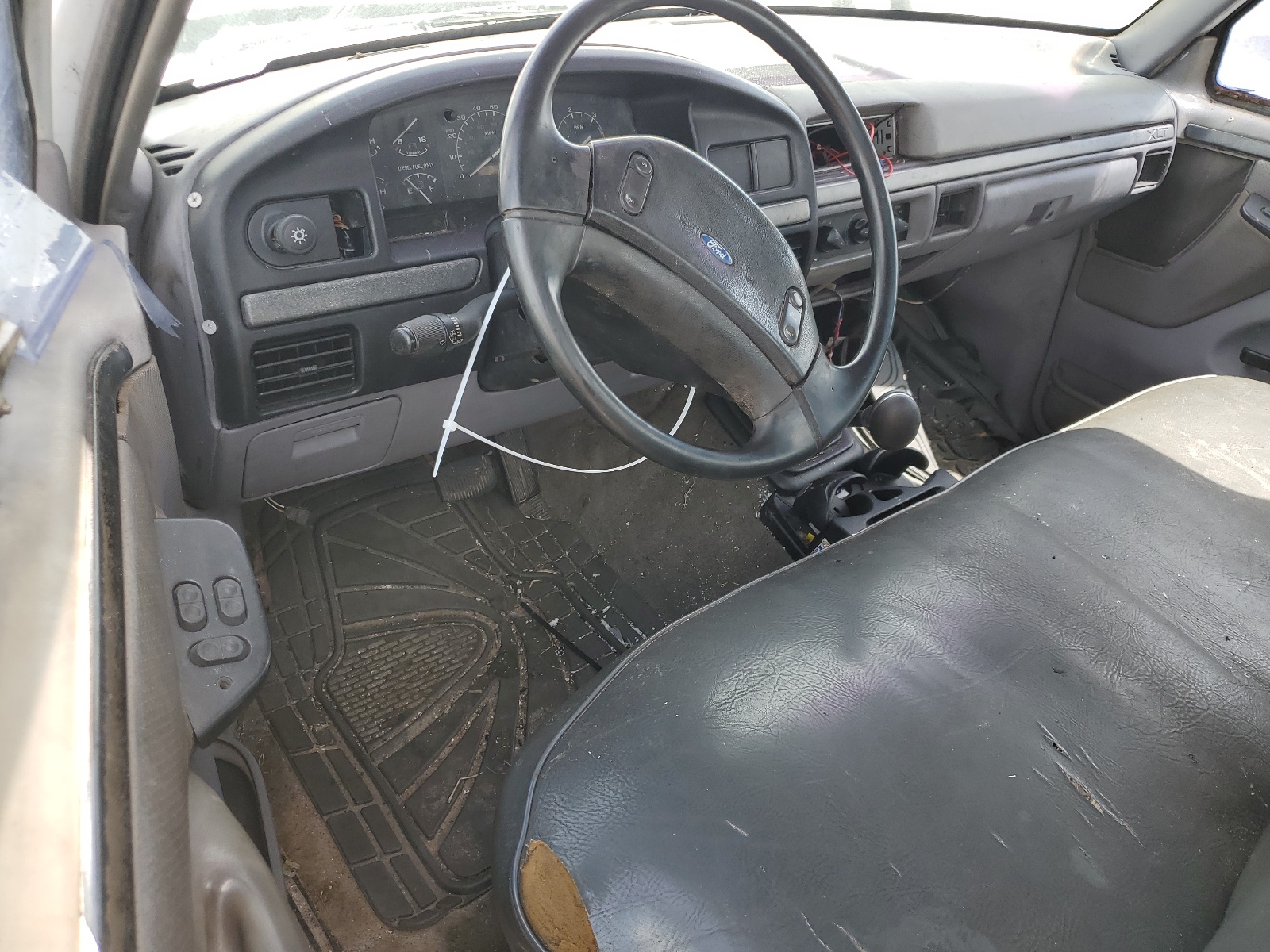 2FDLF47M7RCA13163 1994 Ford F Super Duty