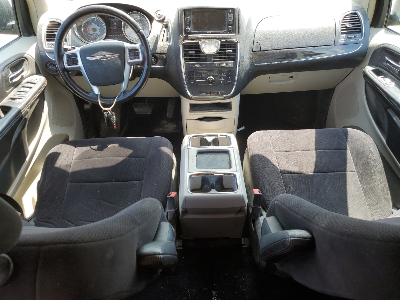 2A4RR5DG2BR631031 2011 Chrysler Town & Country Touring