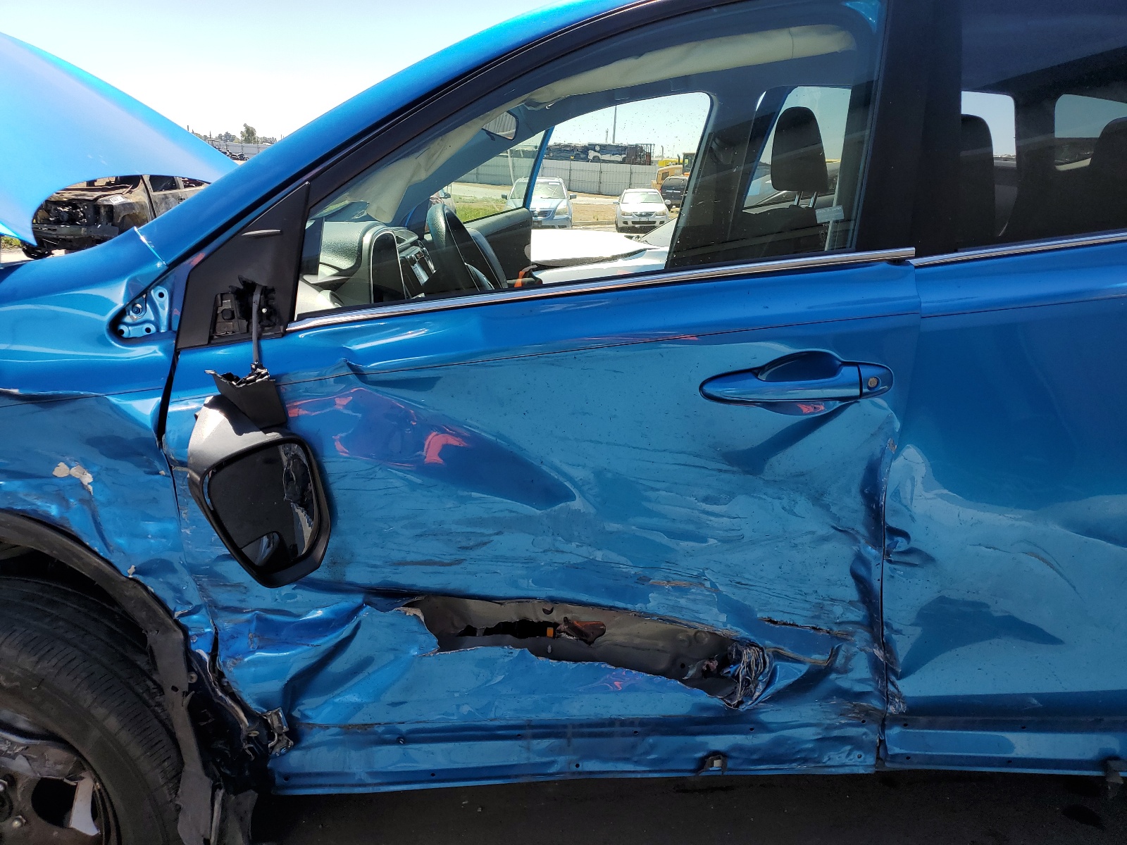 JTMZFREV3HJ102087 2017 Toyota Rav4 Le