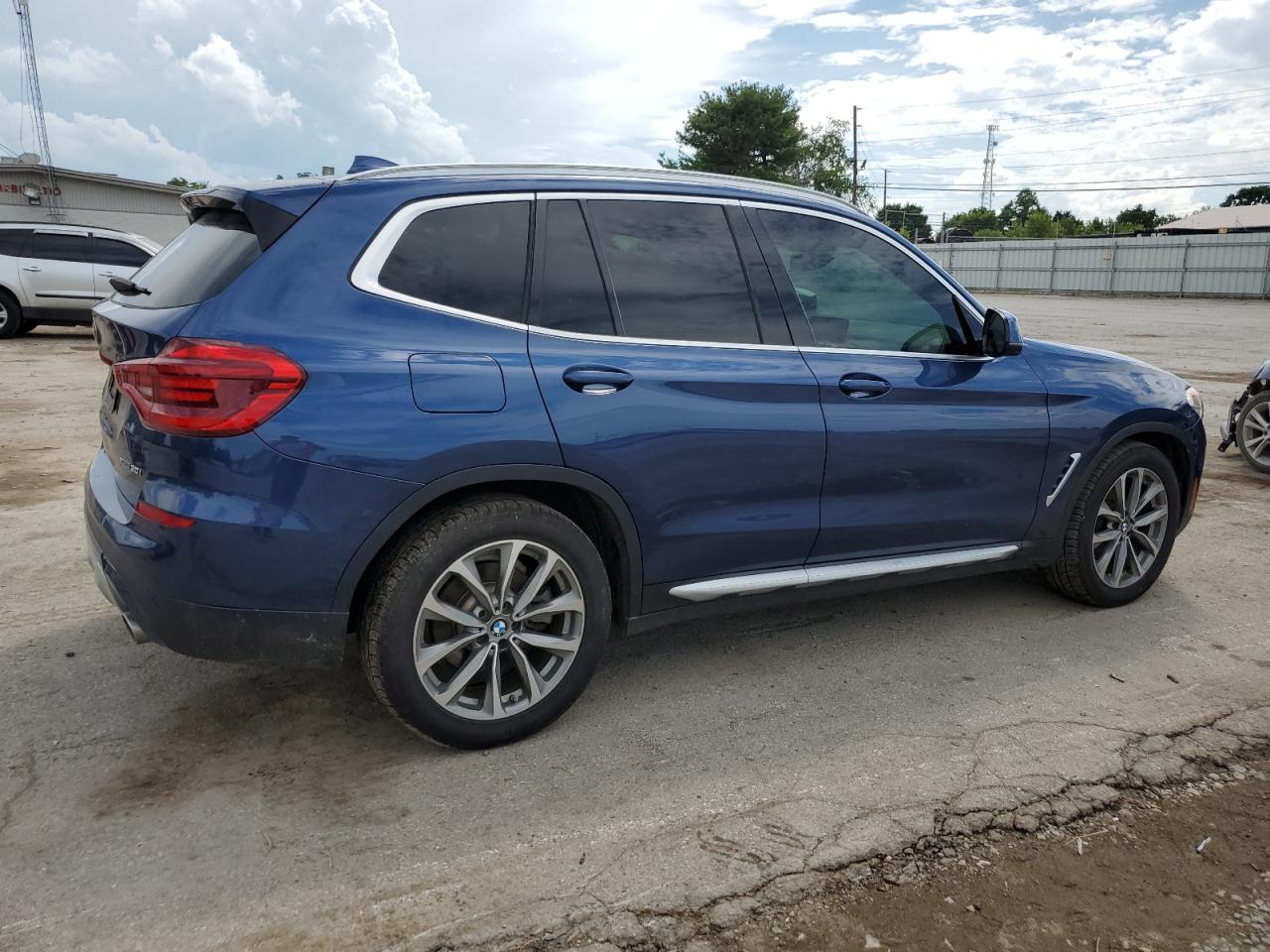 VIN 5UXTR9C56KLR04031 2019 BMW X3 no.3