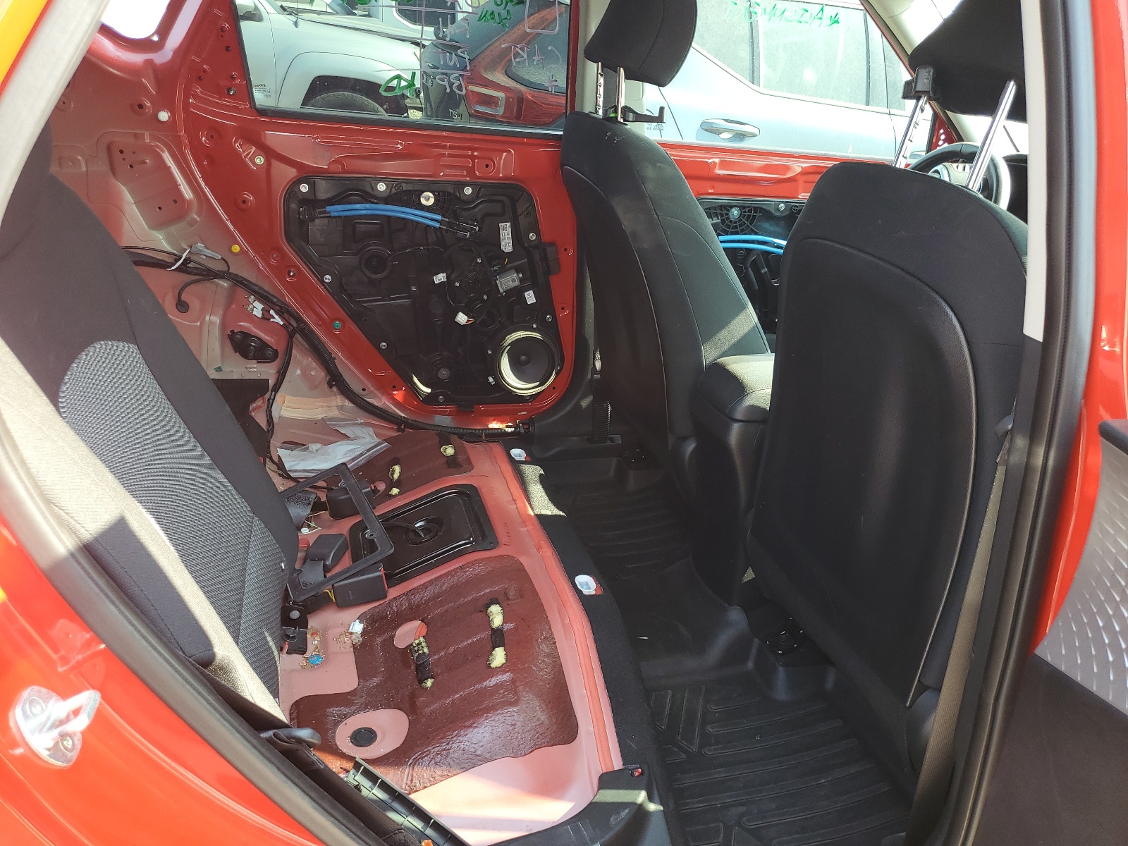 KNDJ23AU1L7102243 2020 Kia Soul Lx