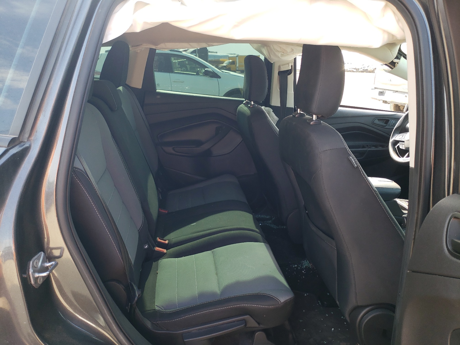 1FMCU0F79KUB00952 2019 Ford Escape S