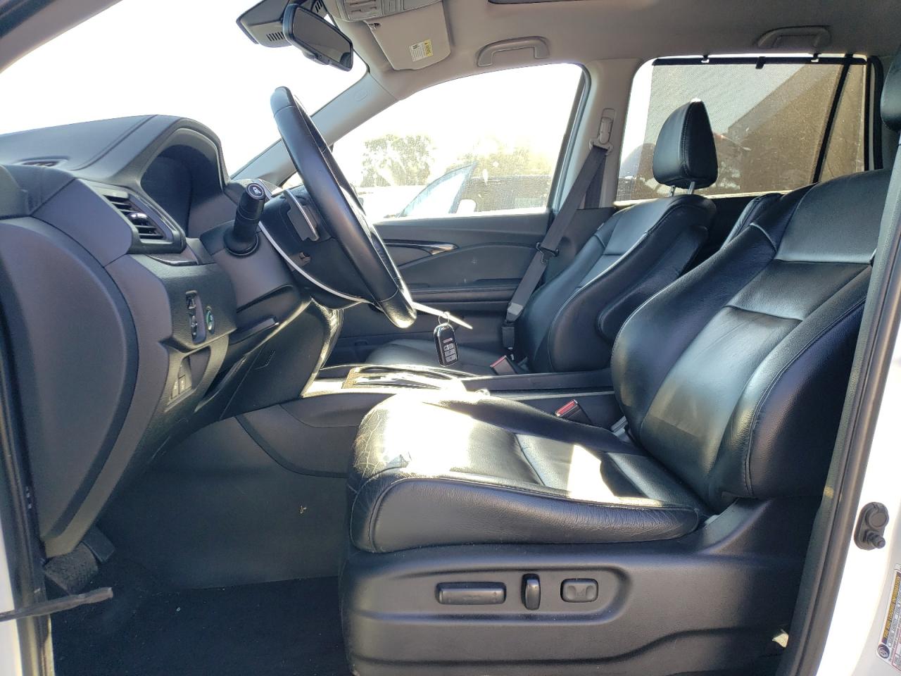 2017 Honda Pilot Touring VIN: 5FNYF6H95HB009510 Lot: 61550184