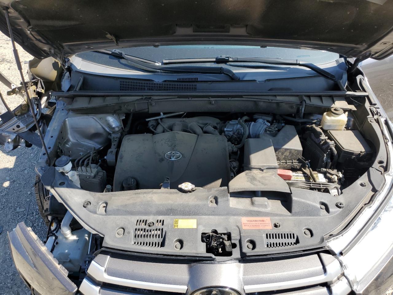 2018 Toyota Highlander Se VIN: 5TDJZRFHXJS862605 Lot: 61648784