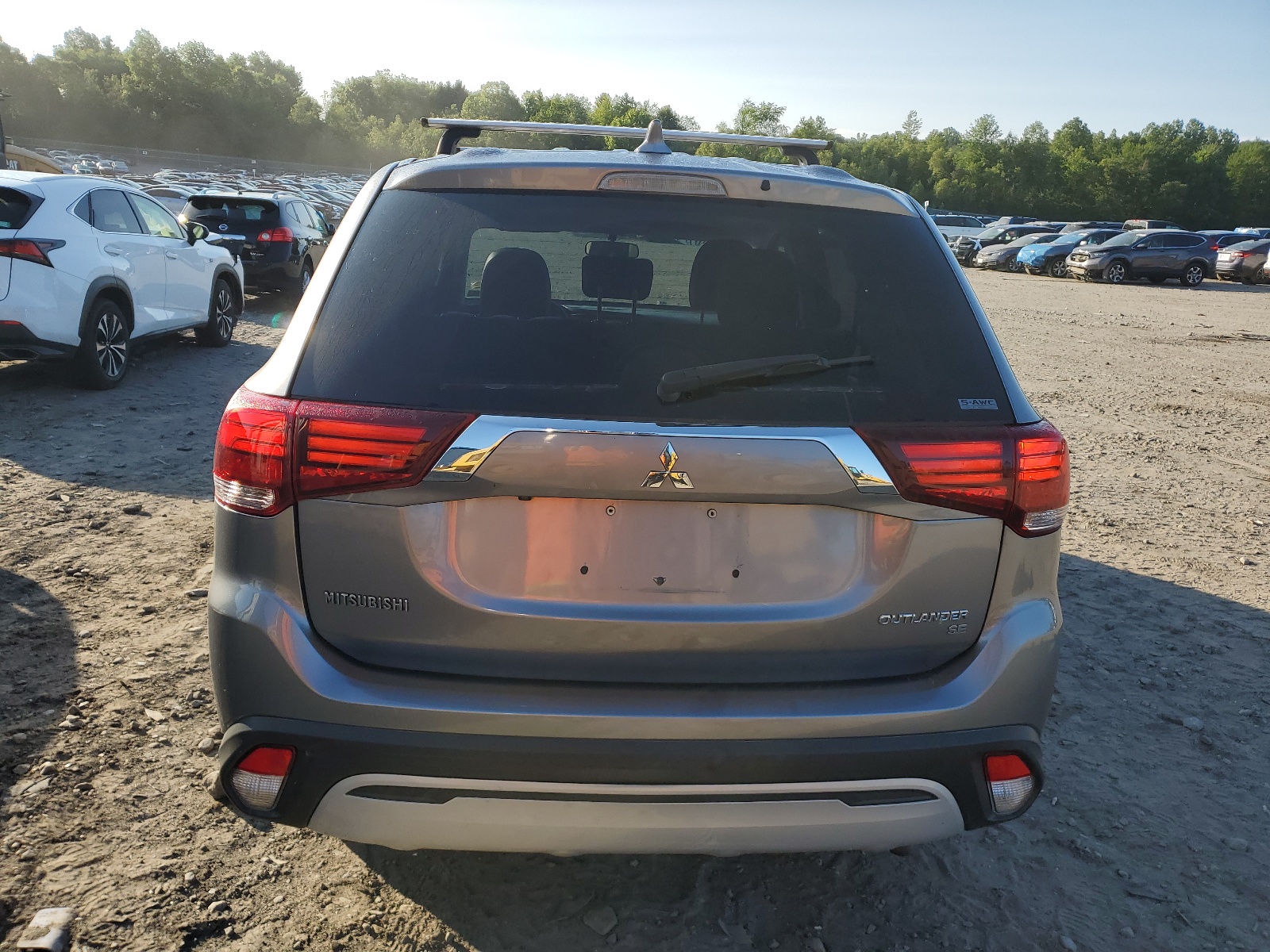 JA4AZ3A32KZ012891 2019 Mitsubishi Outlander Se