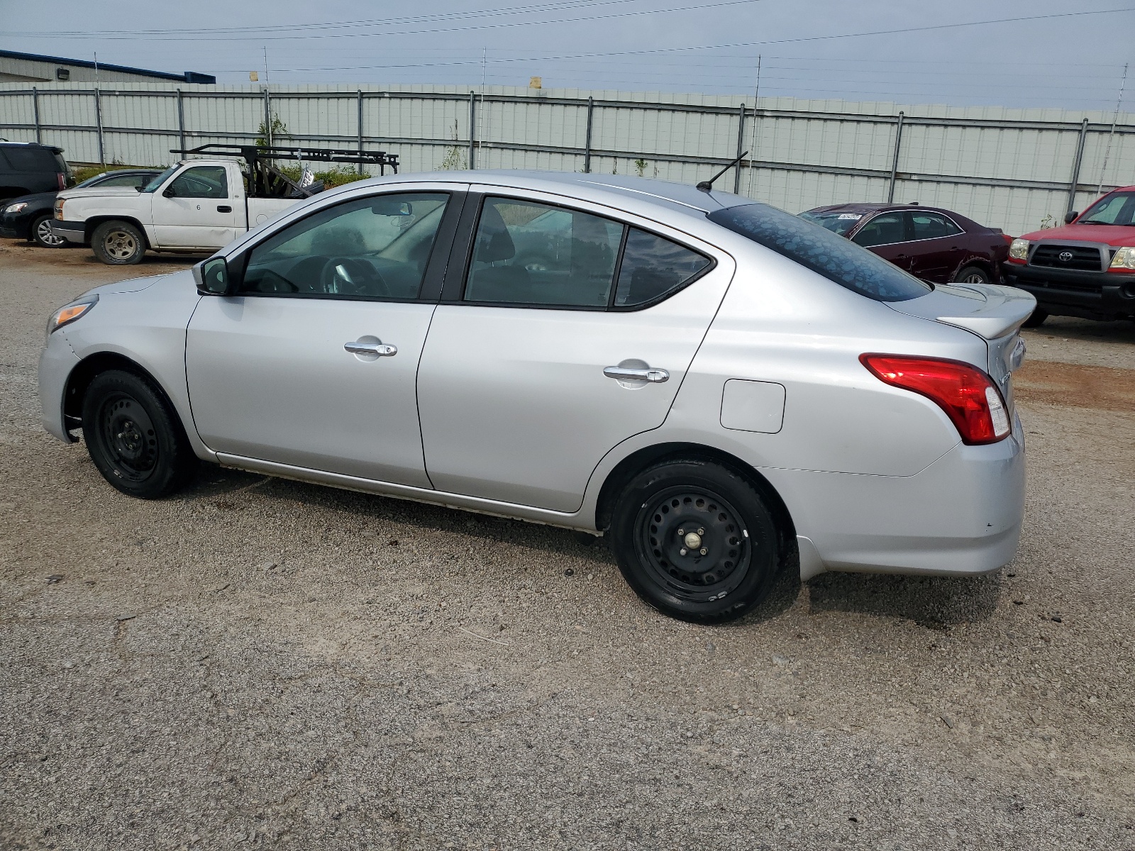 2017 Nissan Versa S vin: 3N1CN7AP3HK429837