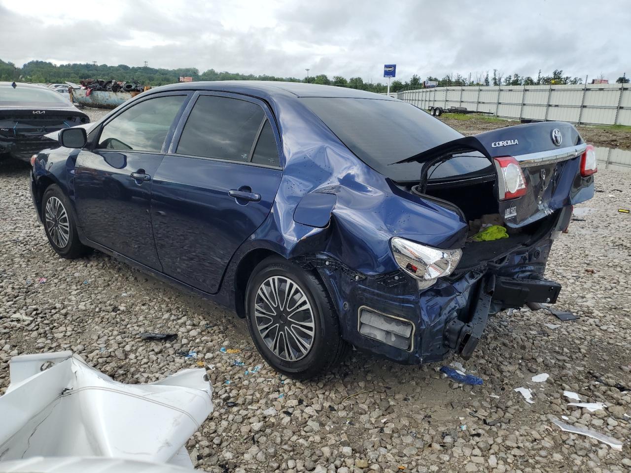 VIN 5YFBU4EE6DP120759 2013 TOYOTA COROLLA no.2