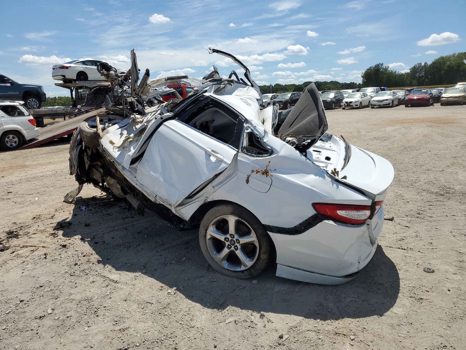 1FA6P0H78E5392099 2014 Ford Fusion Se