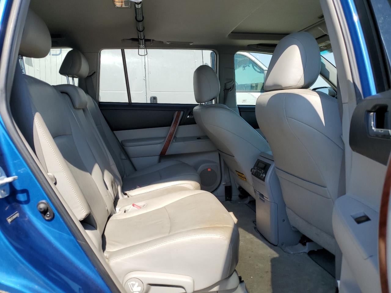 2008 Toyota Highlander Limited VIN: JTEES42A582099004 Lot: 62847844