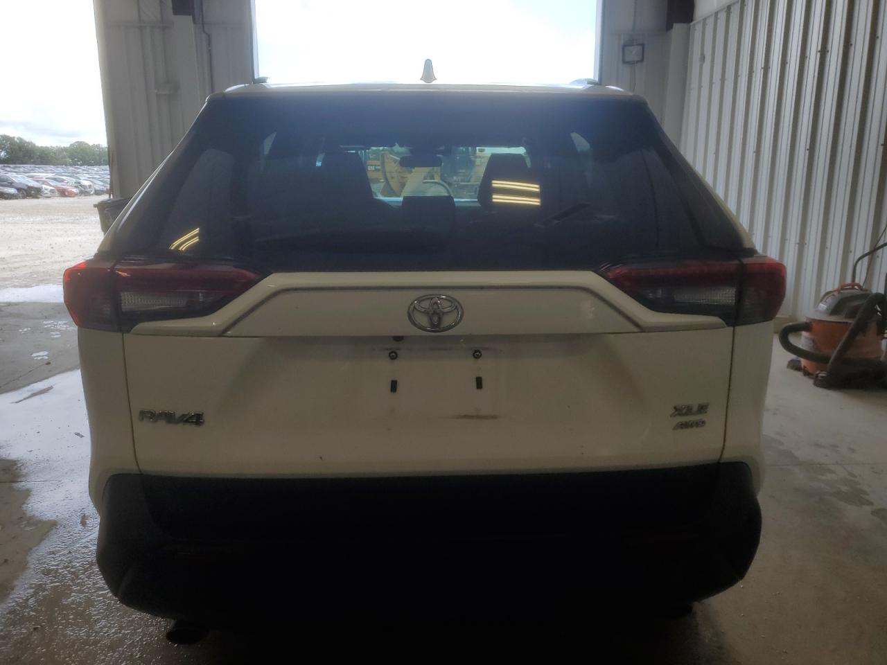 2021 Toyota Rav4 Xle VIN: 2T3P1RFV1MC216090 Lot: 61121134