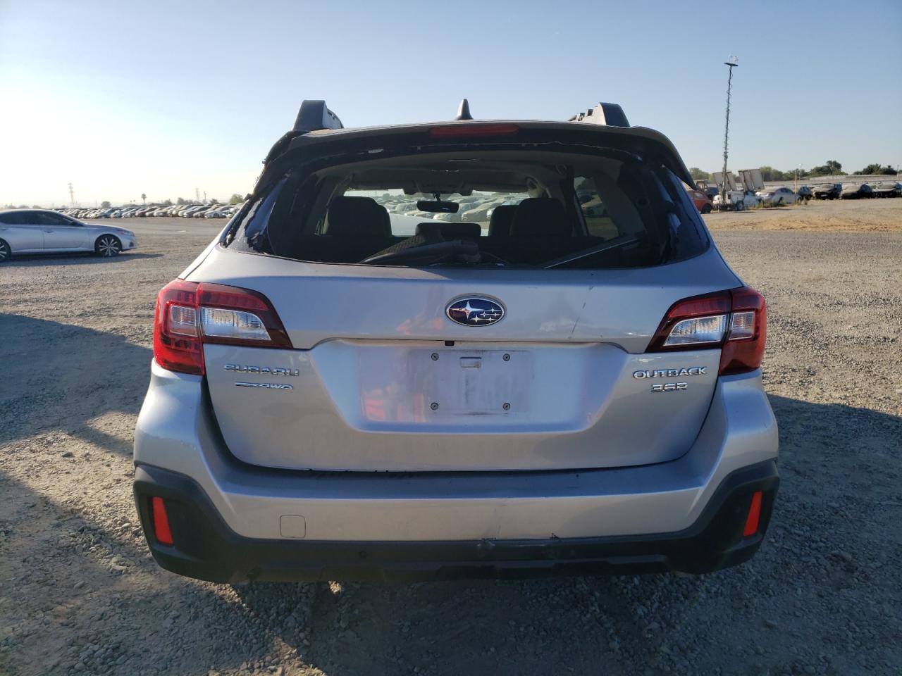 2018 Subaru Outback 3.6R Limited VIN: 4S4BSENCXJ3318495 Lot: 63874624