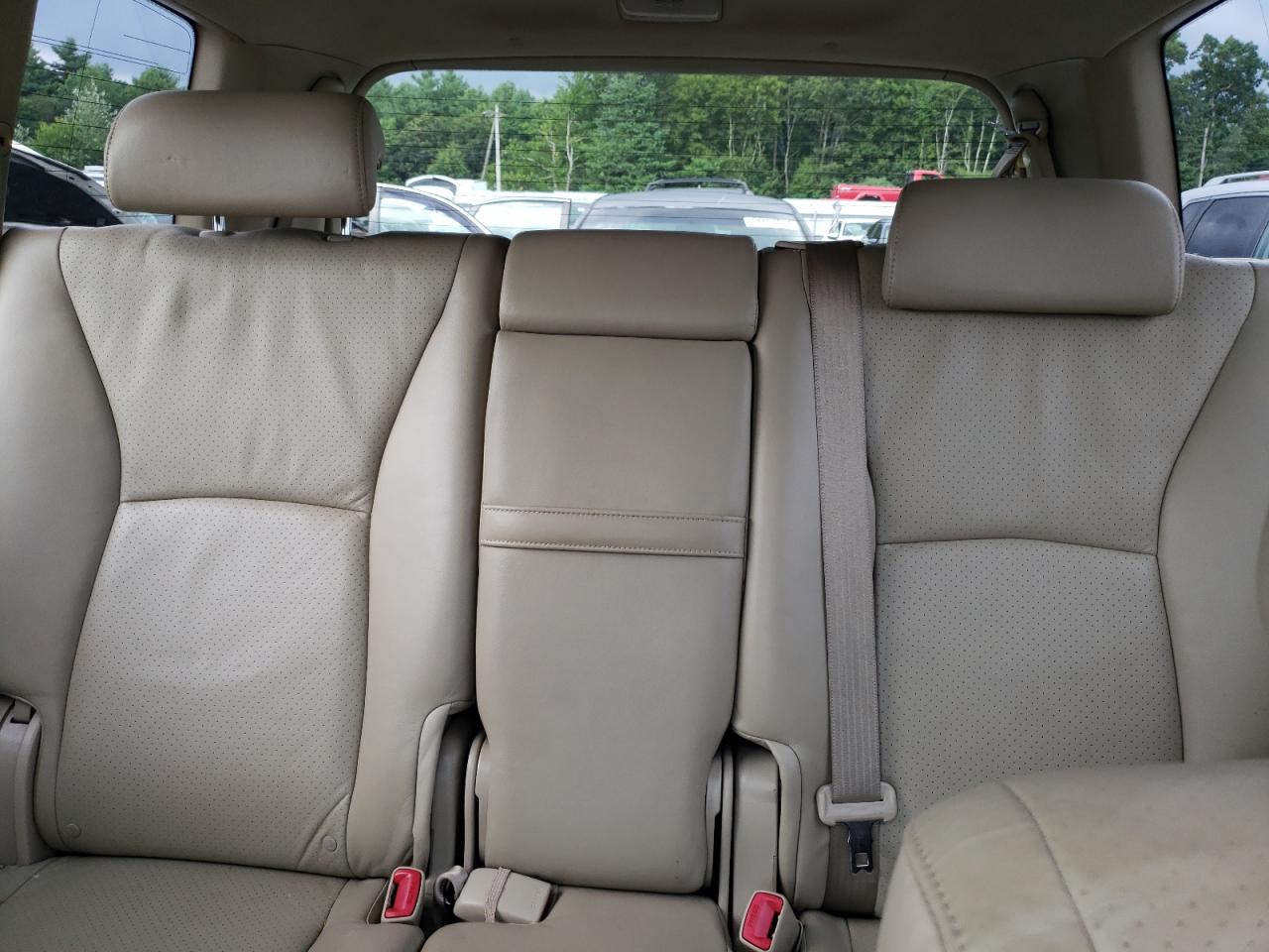 2005 Toyota Highlander Limited VIN: JTEEP21A450101016 Lot: 64387104