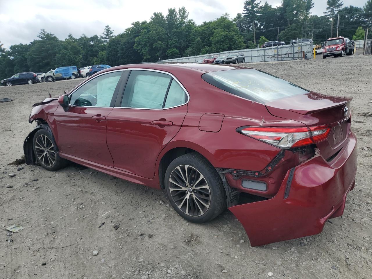 4T1B11HK1JU518660 2018 TOYOTA CAMRY - Image 2