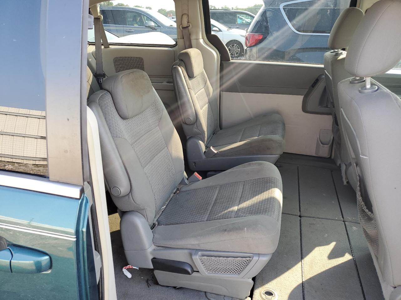 2009 Chrysler Town & Country Lx VIN: 2A8HR44E89R571950 Lot: 61736184