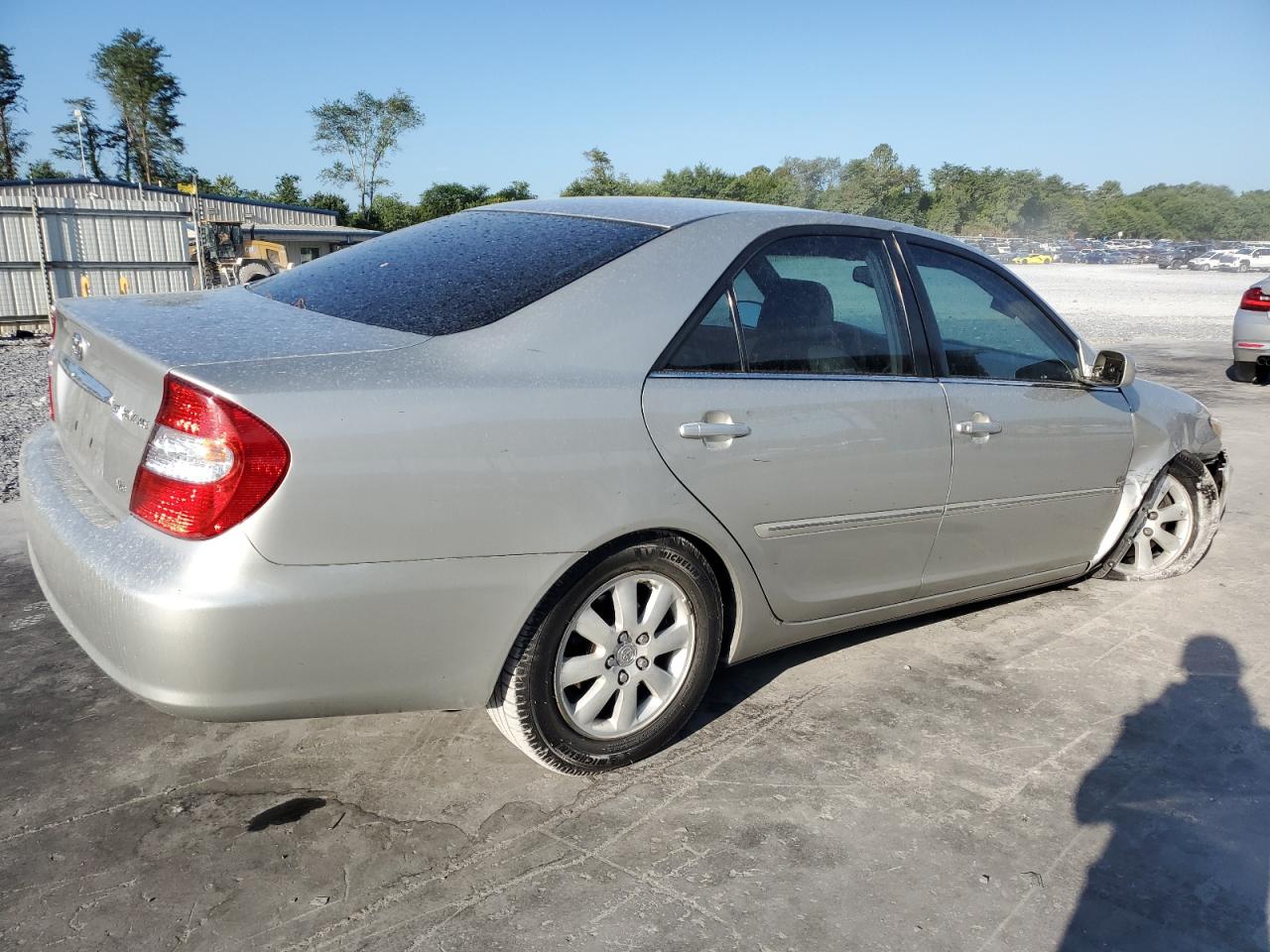 2004 Toyota Camry Le VIN: 4T1BF30K04U576661 Lot: 62947344