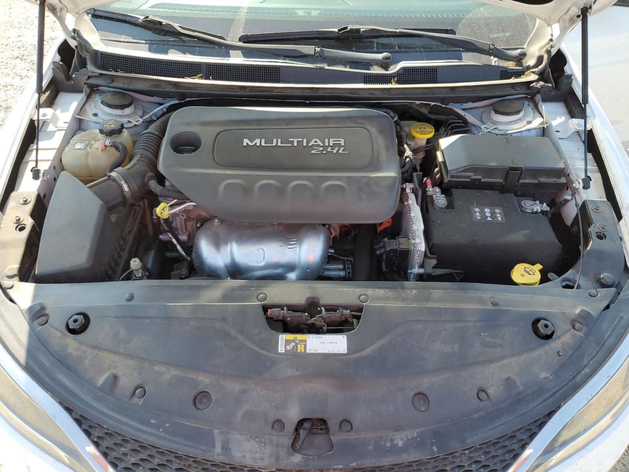 2015 Chrysler 200 Limited VIN: 1C3CCCAB0FN710487 Lot: 64653004