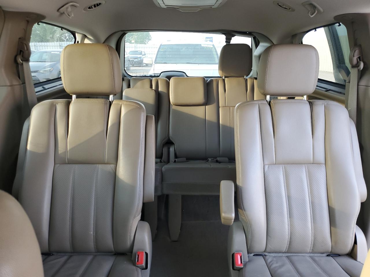 2011 Chrysler Town & Country Touring L VIN: 2A4RR8DGXBR677224 Lot: 63109644