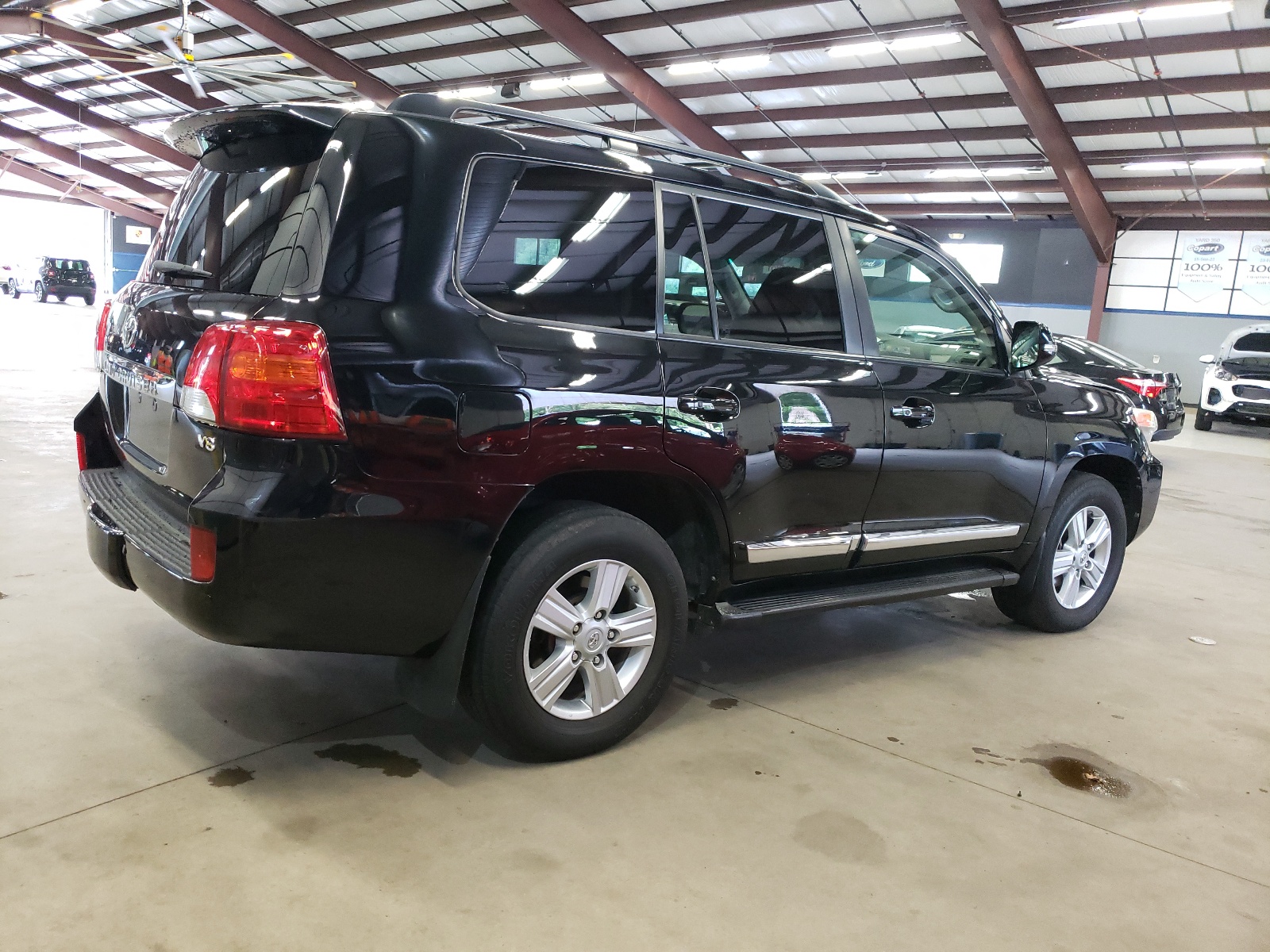 2014 Toyota Land Cruiser vin: JTMHY7AJ0E4024679