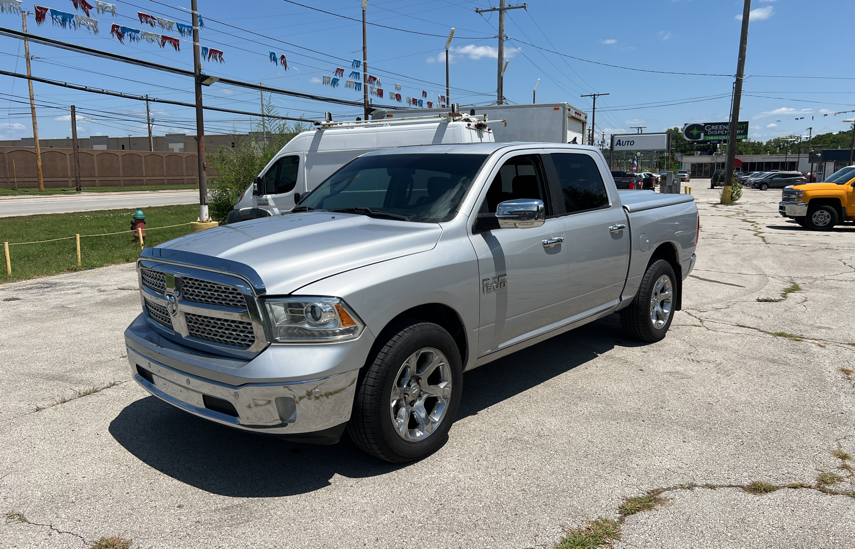 2016 Ram 1500 Laramie vin: 1C6RR7NT8GS328569