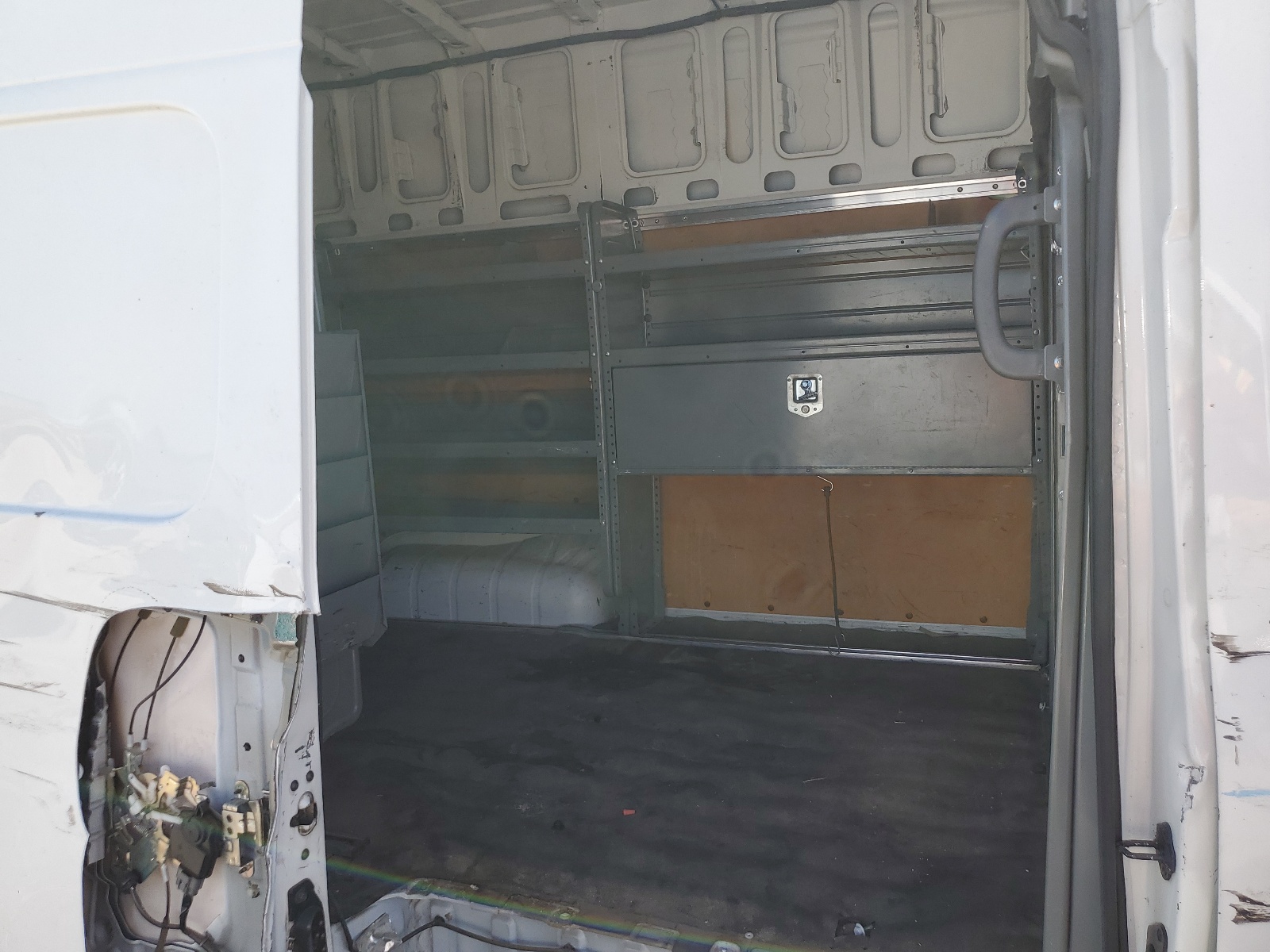 1N6AF0LY1GN801017 2016 Nissan Nv 2500 S