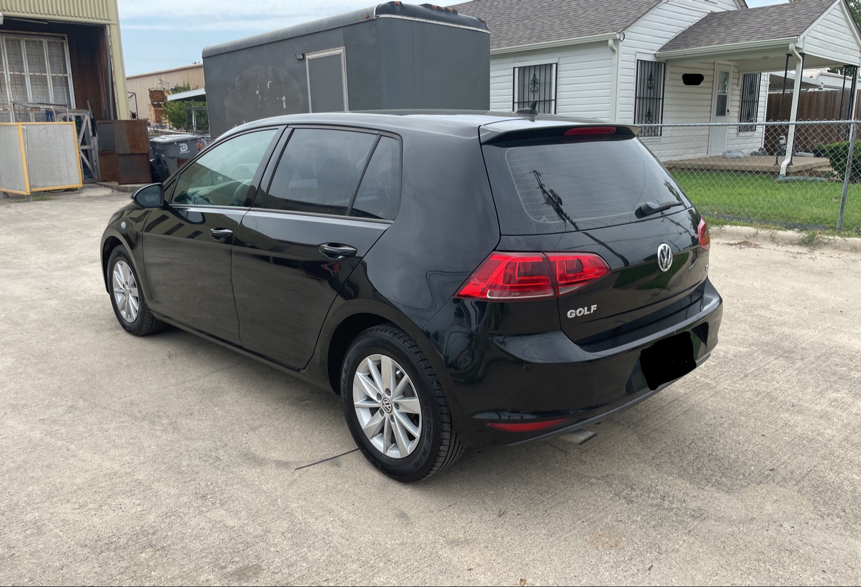 2017 Volkswagen Golf S vin: 3VW217AUXHM047851