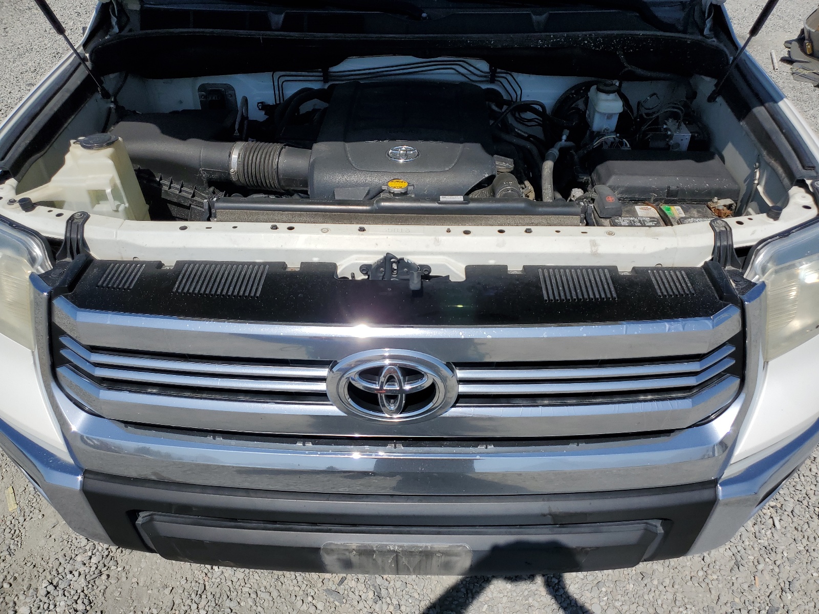 5TFEY5F1XGX206049 2016 Toyota Tundra Crewmax Sr5