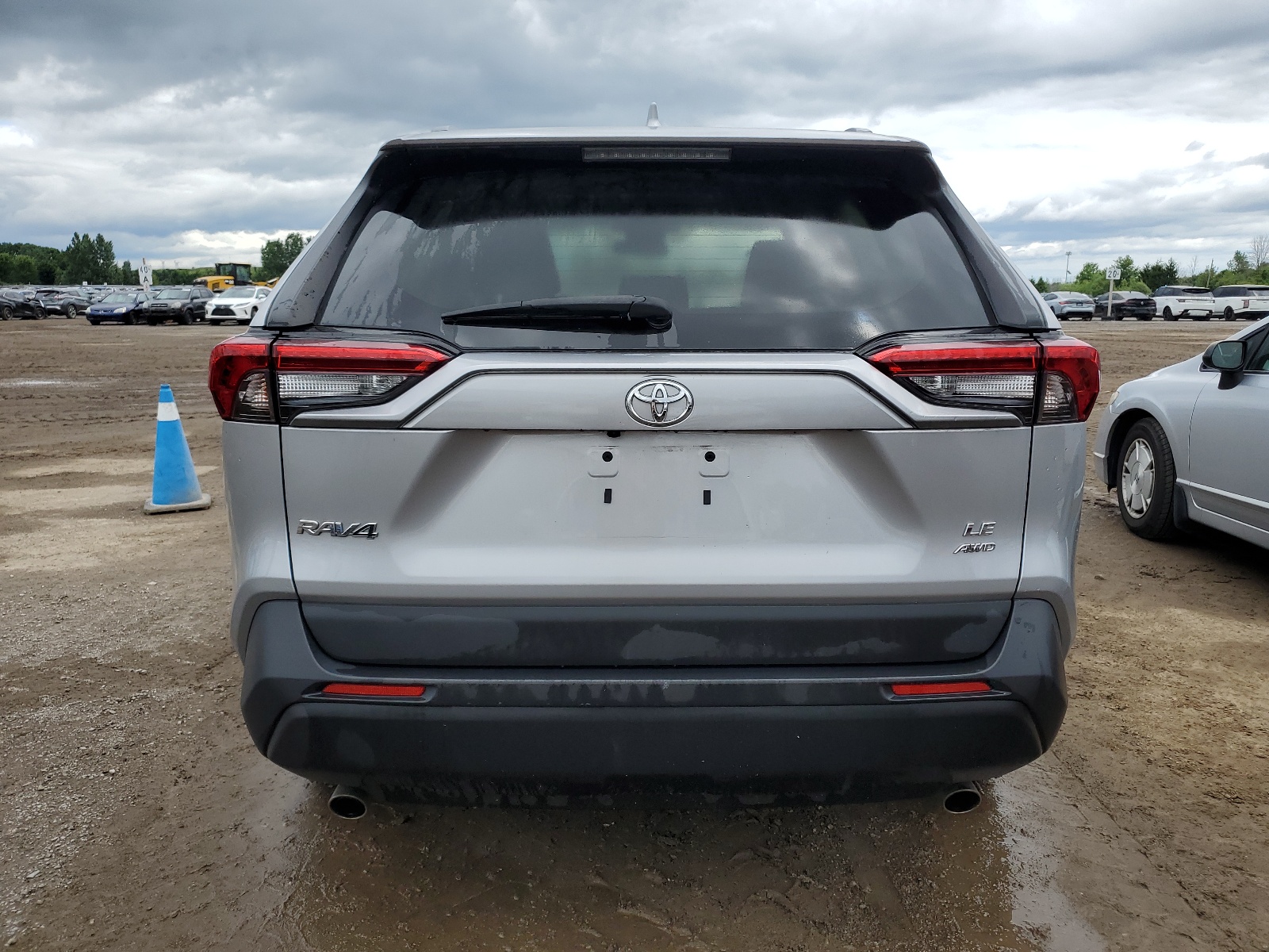 2T3B1RFV3LW098714 2020 Toyota Rav4 Le