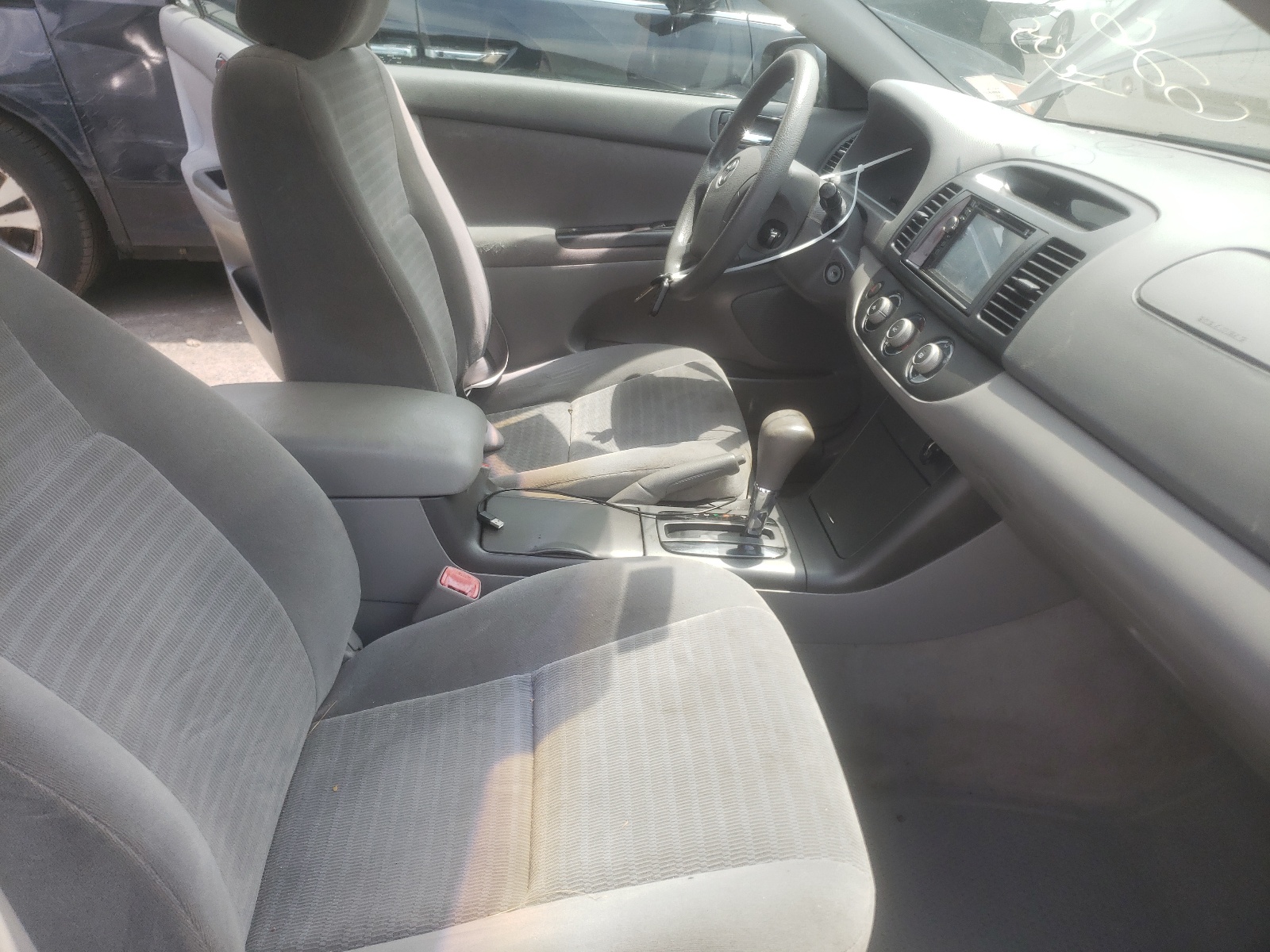 4T1BE32K75U974015 2005 Toyota Camry Le