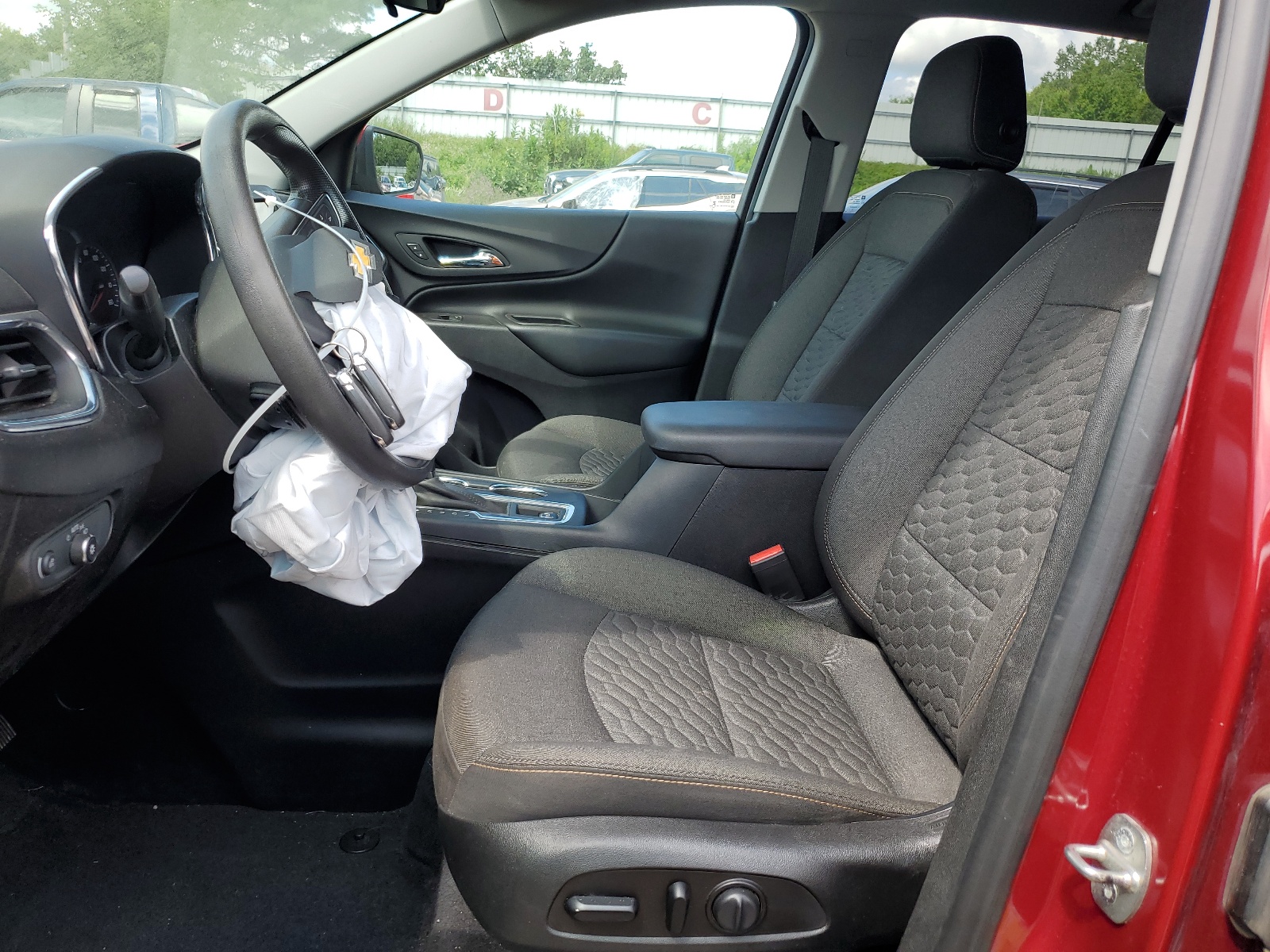 2GNAXUEV8K6175495 2019 Chevrolet Equinox Lt