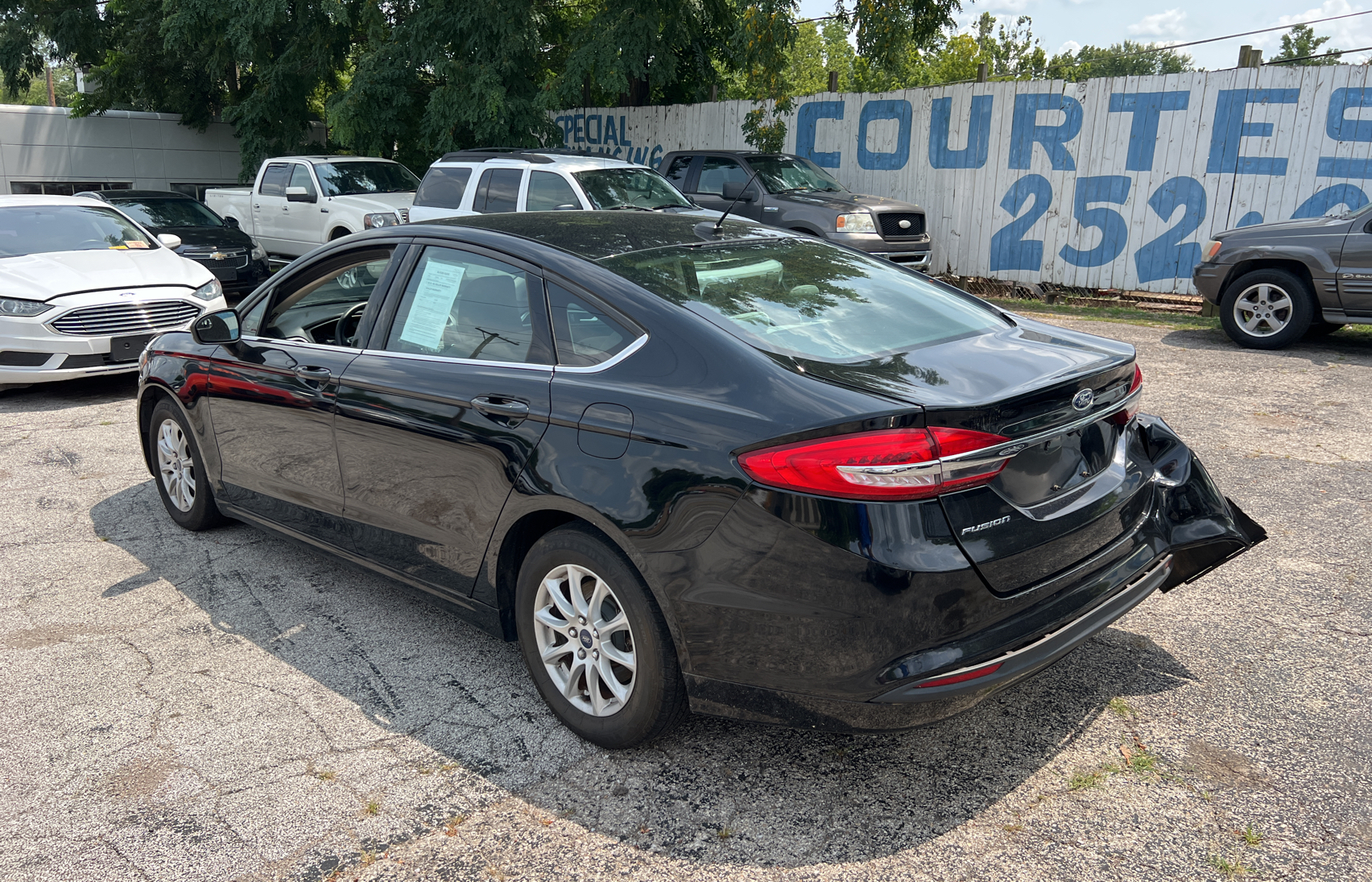 2017 Ford Fusion S vin: 3FA6P0G77HR140850