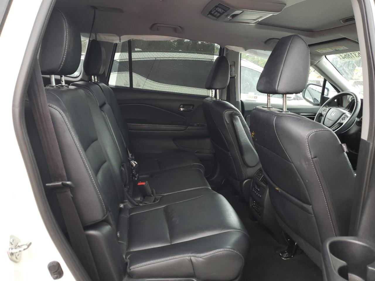 2017 Honda Pilot Touring VIN: 5FNYF5H93HB042628 Lot: 63631864