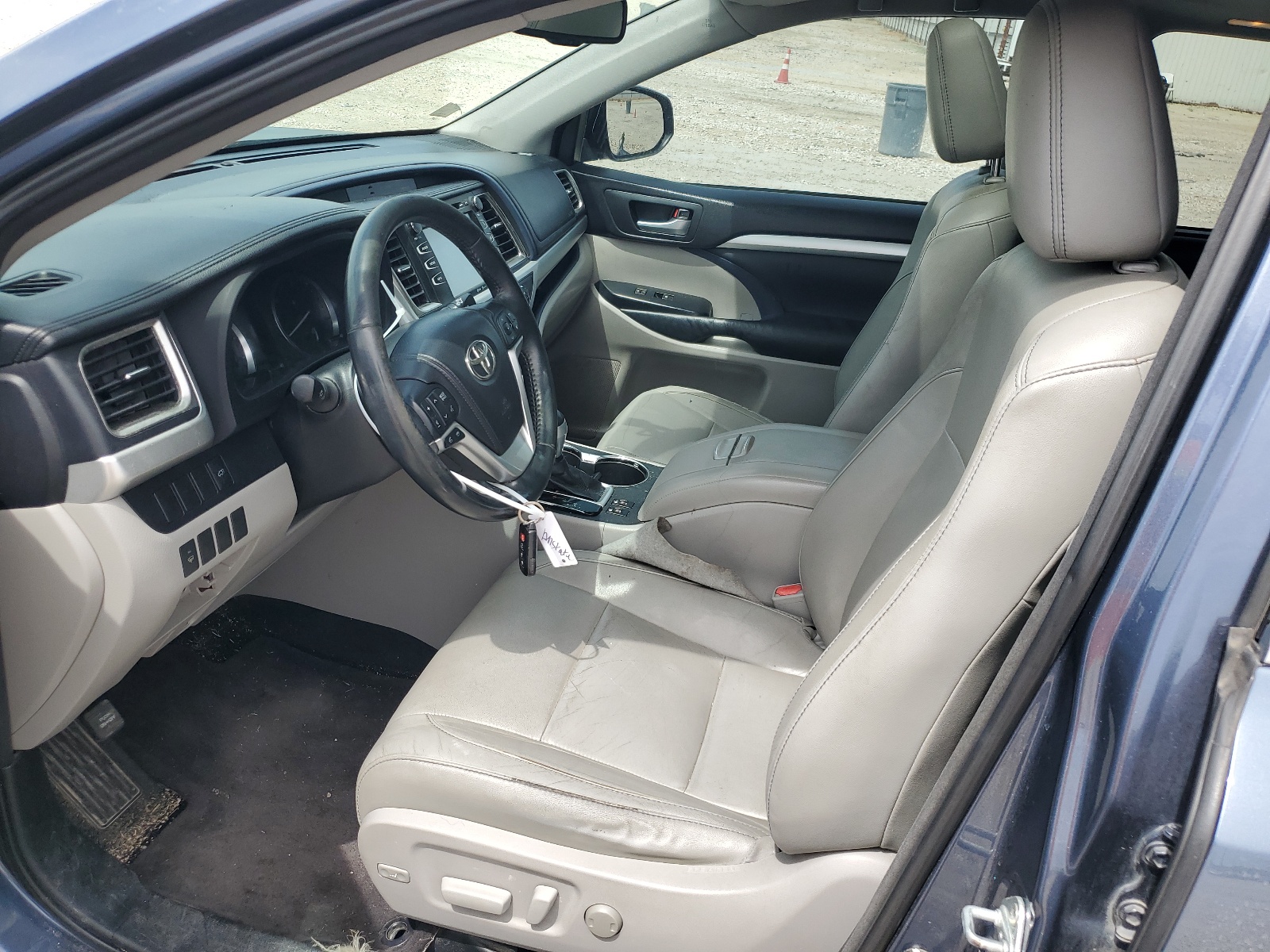 5TDKKRFH3ES017397 2014 Toyota Highlander Xle