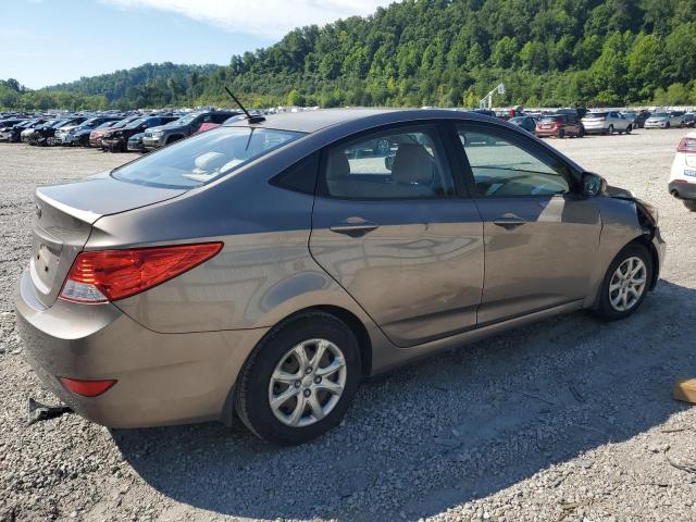 Sedans HYUNDAI ACCENT 2013 Brązowy