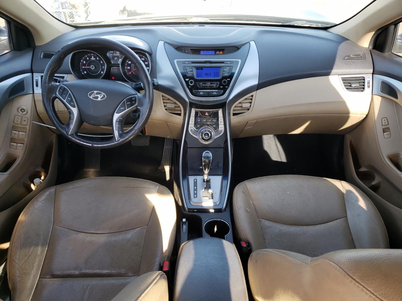 2013 Hyundai Elantra - Image 8