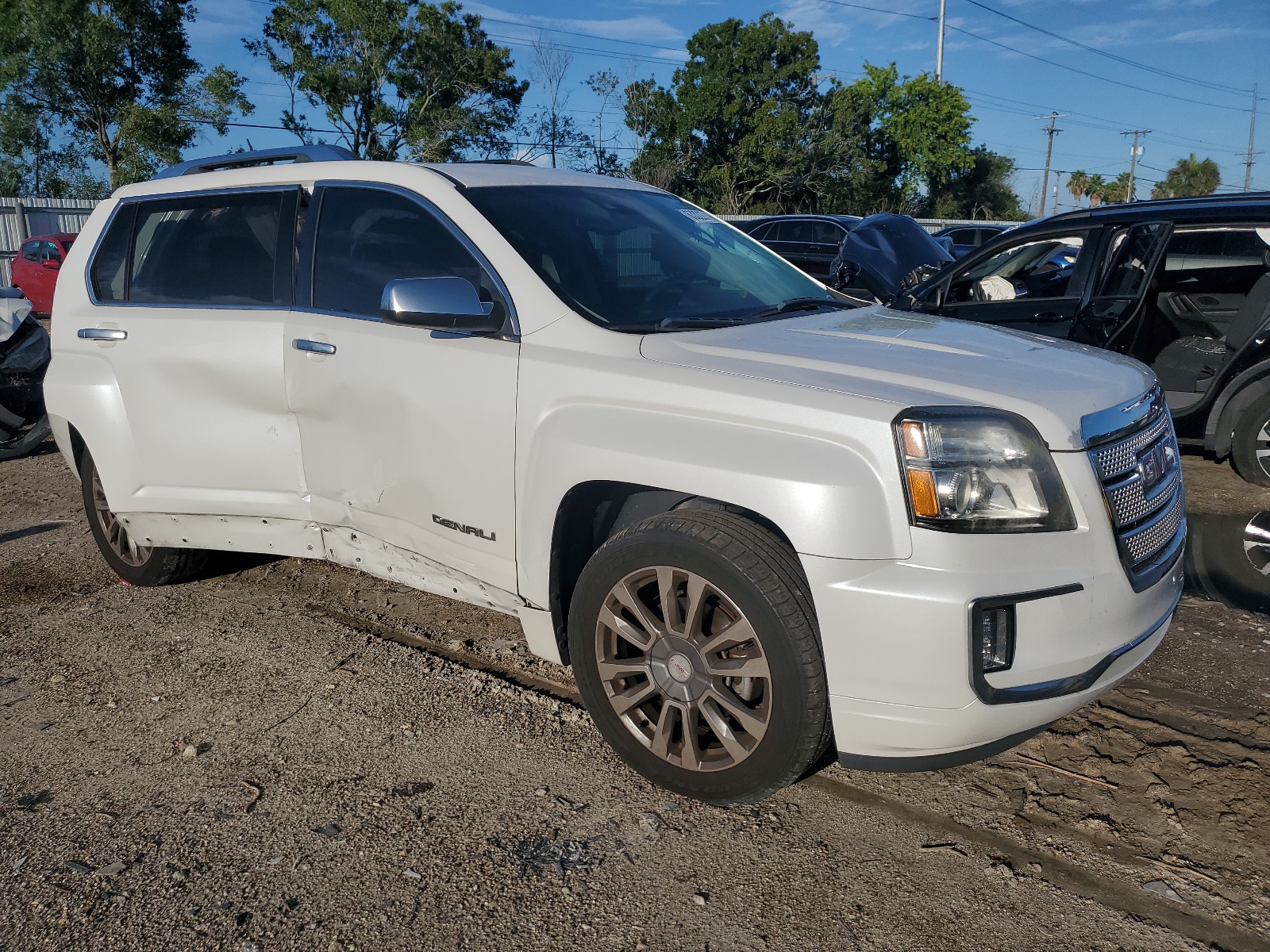 2GKFLRE36H6285383 2017 GMC Terrain Denali