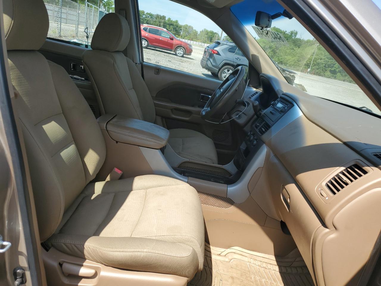 2006 Honda Pilot Lx VIN: 5FNYF18156B029721 Lot: 64431654