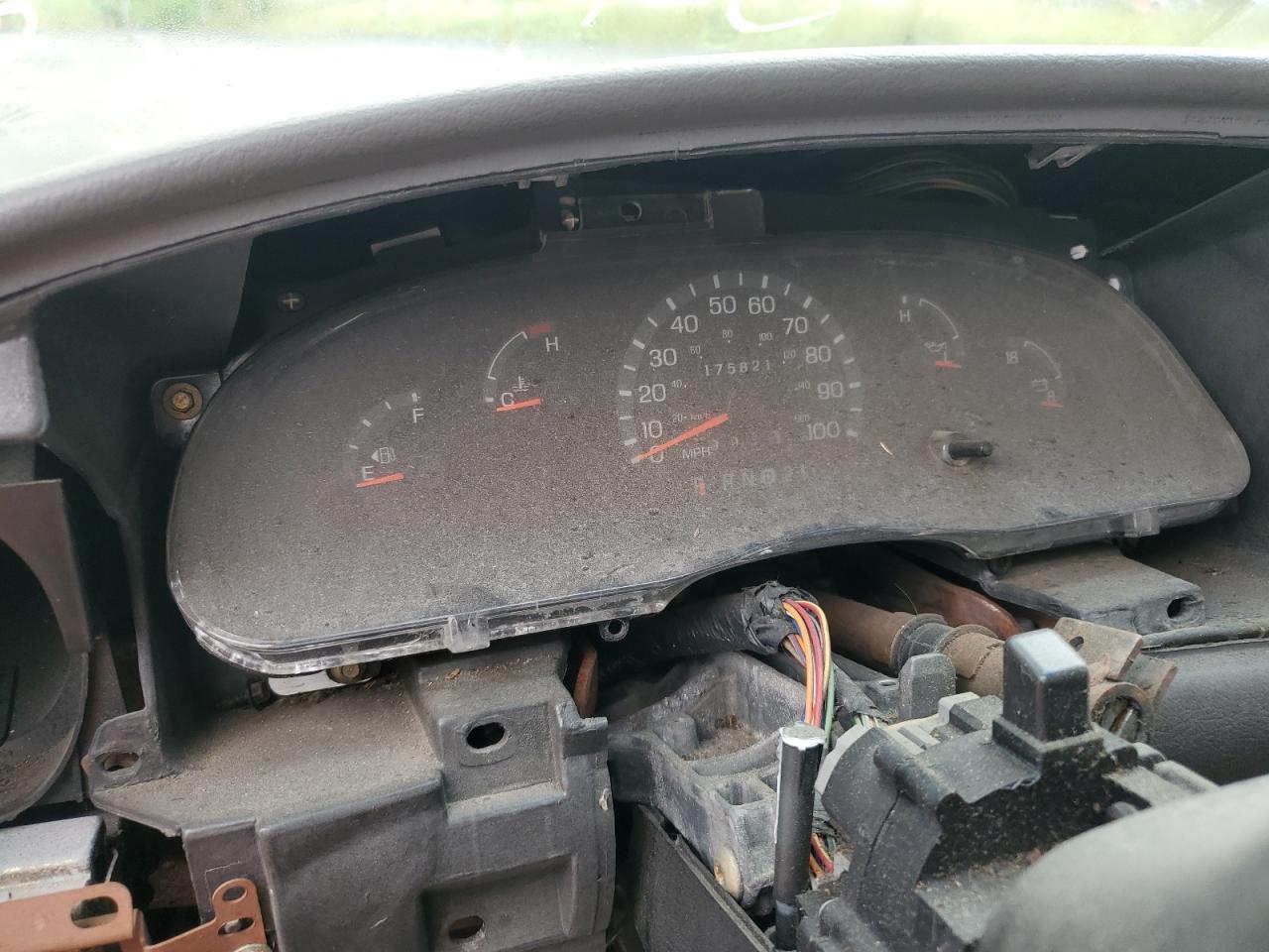 2002 Ford Econoline E350 Super Duty Wagon VIN: 1FBSS31L12HB66467 Lot: 64828054