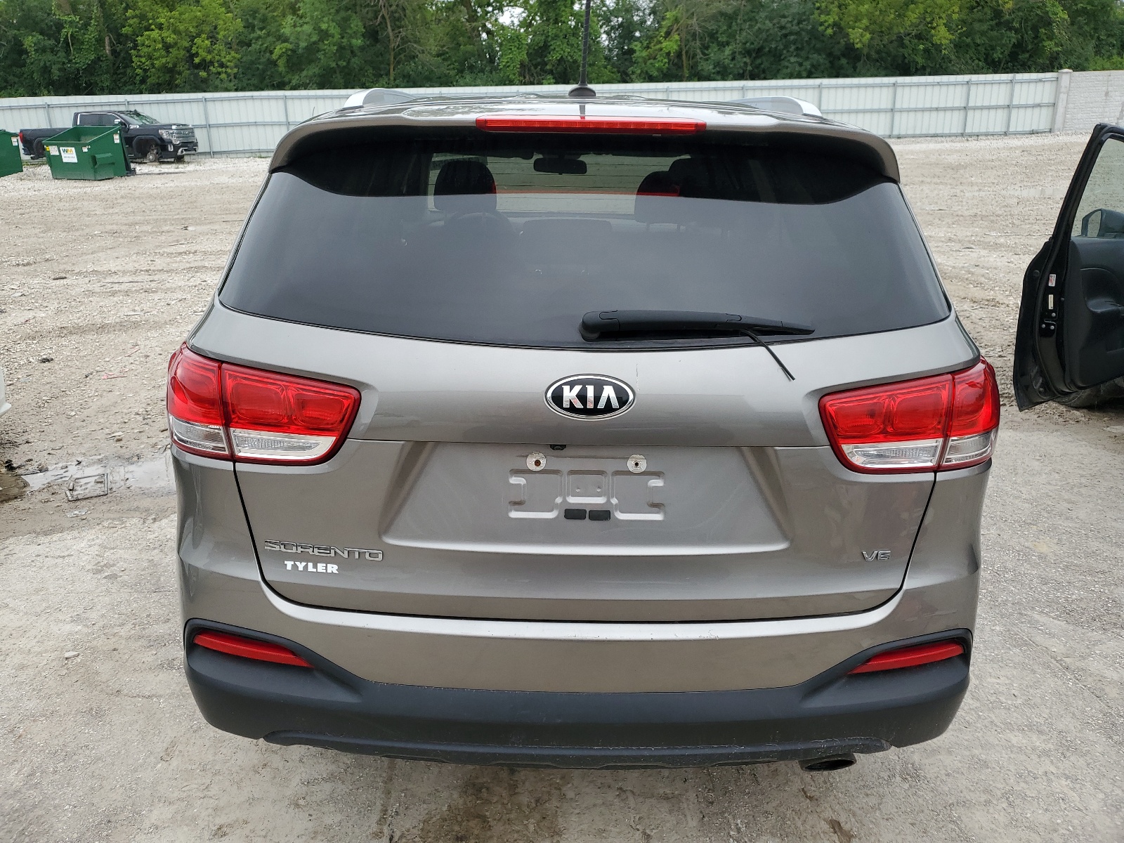 2018 Kia Sorento Lx vin: 5XYPGDA5XJG340022