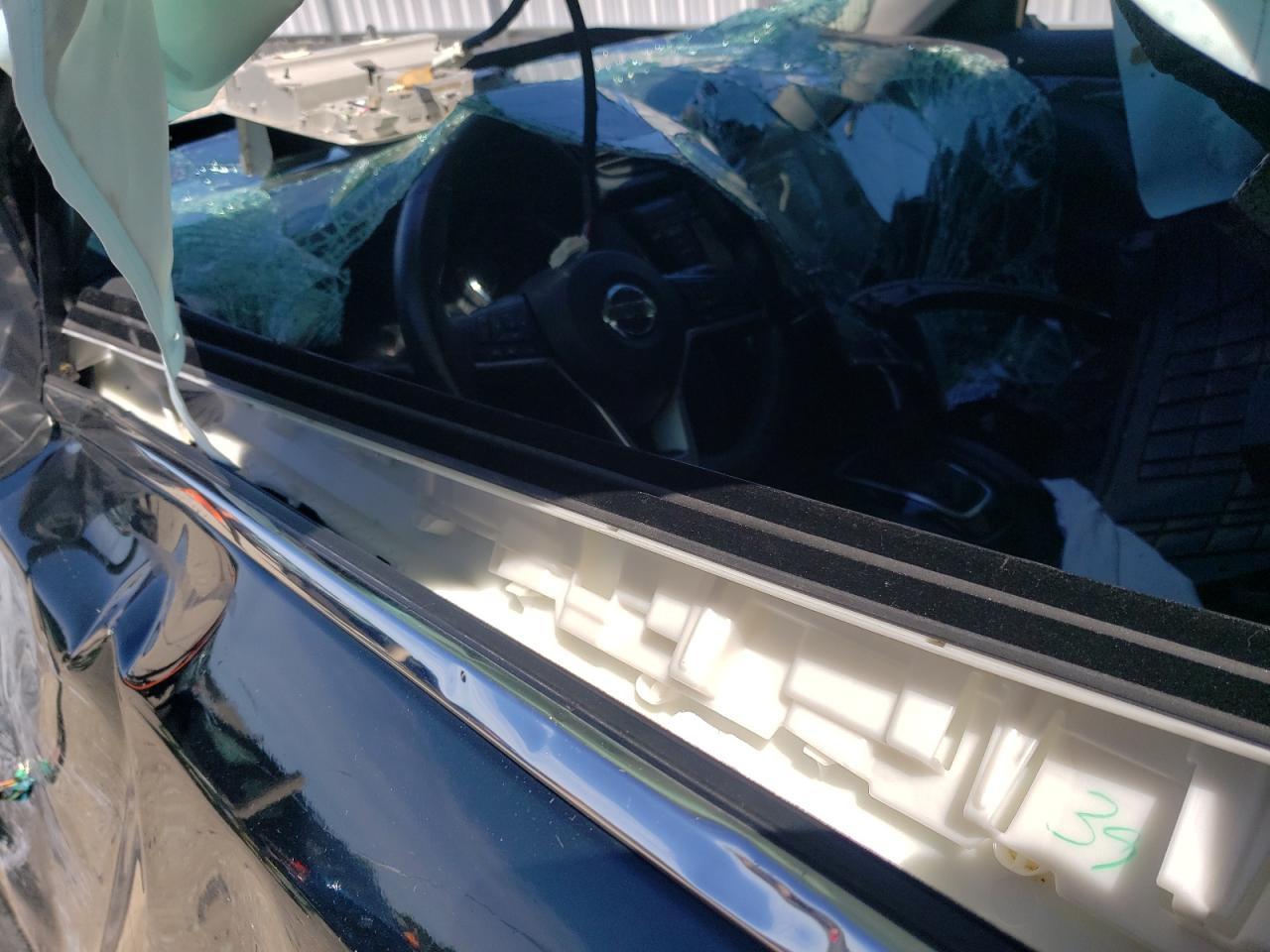 2018 Nissan Rogue S VIN: 5N1AT2MV1JC779496 Lot: 61038084