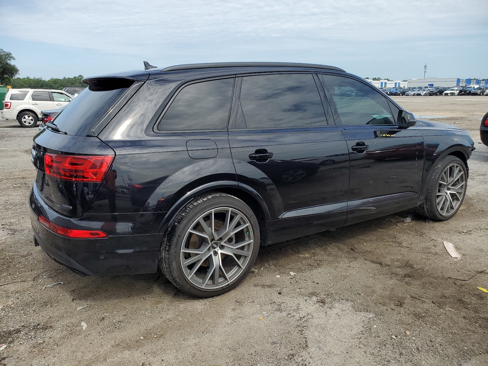 WA1VABF77KD033358 2019 Audi Q7 Prestige